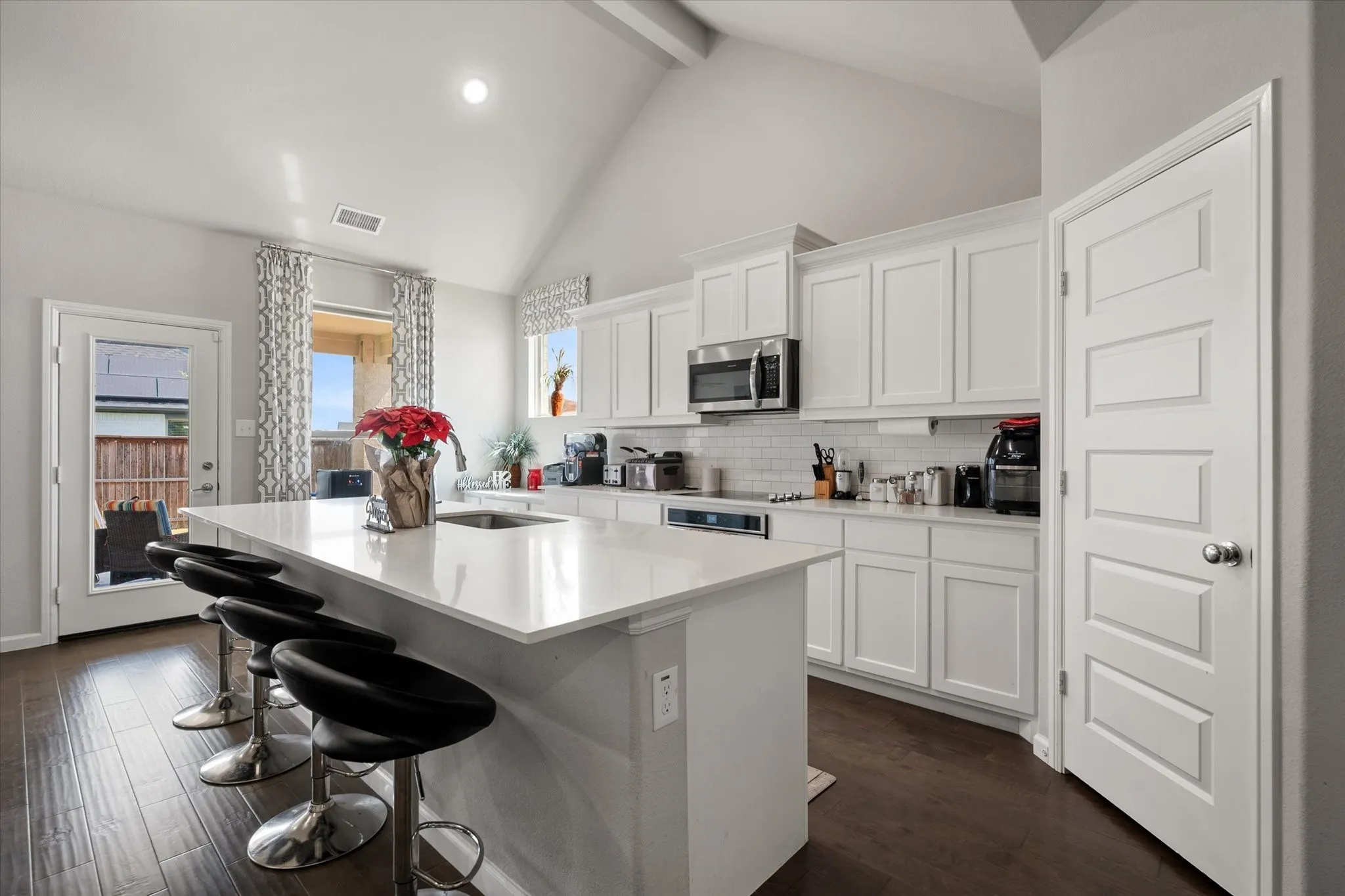 Single Family Residence For Sale in Ellis County , 161 Camp Fire Drive, Waxahachie, Texas 75165, 5 Bedroom, 4 Bathroom, 2 Garage spaces, 3,672 Sqft, built in 2020, mls#21367233, Real Estate Agent in Waxahachie, Homes For Sale in Ellis county, Homes For Sale in Waxahachie, Realtor in Waxahachie Texas, Real Estate Brokerage Independent Realty Texas, Luminita Cordes Realtor
