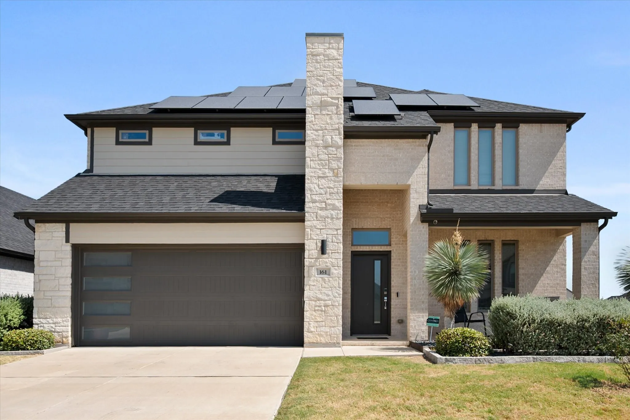 Single Family Residence For Sale in Ellis County , 161 Camp Fire Drive, Waxahachie, Texas 75165, 5 Bedroom, 4 Bathroom, 2 Garage spaces, 3,672 Sqft, built in 2020, mls#21367233, Real Estate Agent in Waxahachie, Homes For Sale in Ellis county, Homes For Sale in Waxahachie, Realtor in Waxahachie Texas, Real Estate Brokerage Independent Realty Texas, Luminita Cordes Realtor