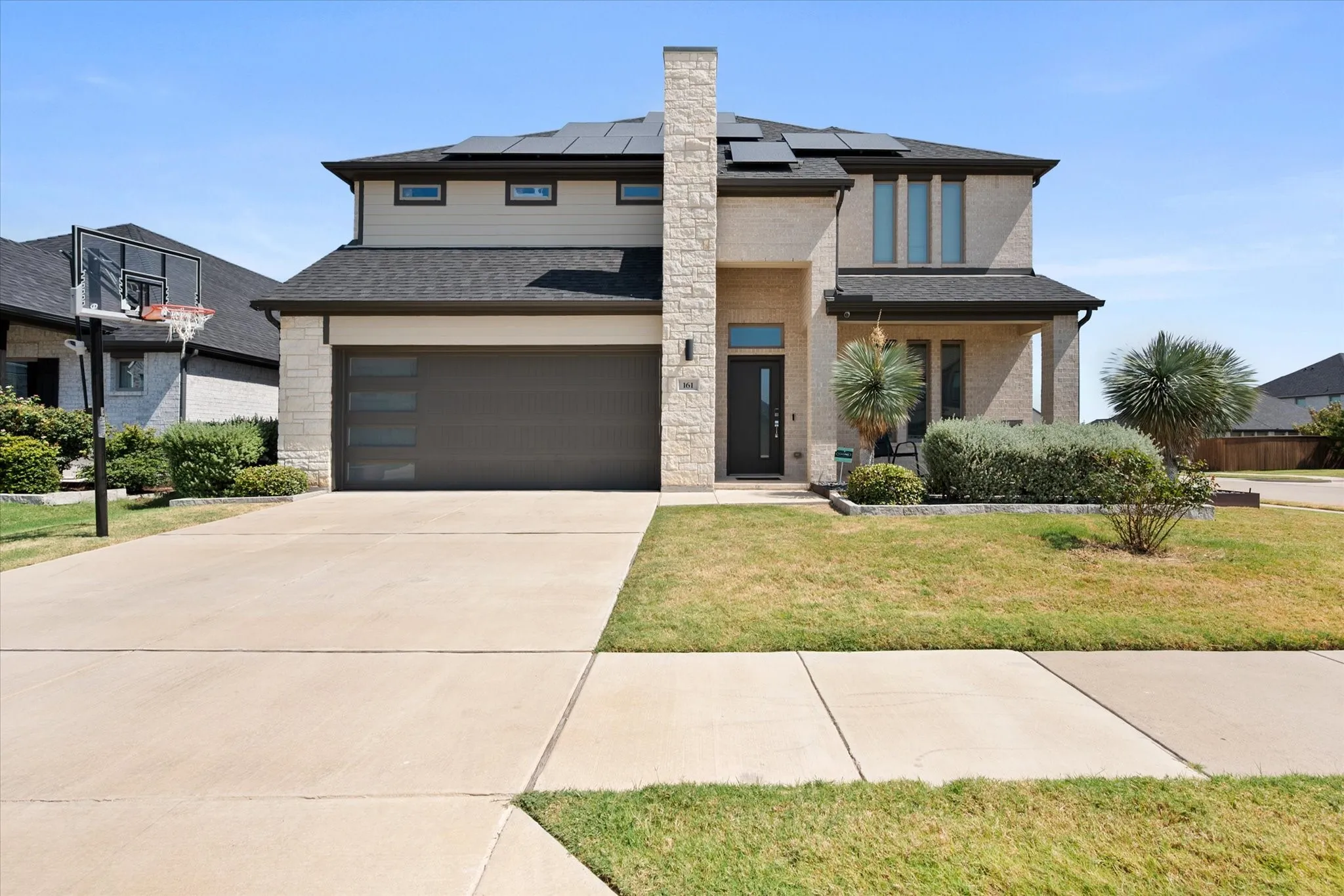 Single Family Residence For Sale in Ellis County , 161 Camp Fire Drive, Waxahachie, Texas 75165, 5 Bedroom, 4 Bathroom, 2 Garage spaces, 3,672 Sqft, built in 2020, mls#21367233, Real Estate Agent in Waxahachie, Homes For Sale in Ellis county, Homes For Sale in Waxahachie, Realtor in Waxahachie Texas, Real Estate Brokerage Independent Realty Texas, Luminita Cordes Realtor