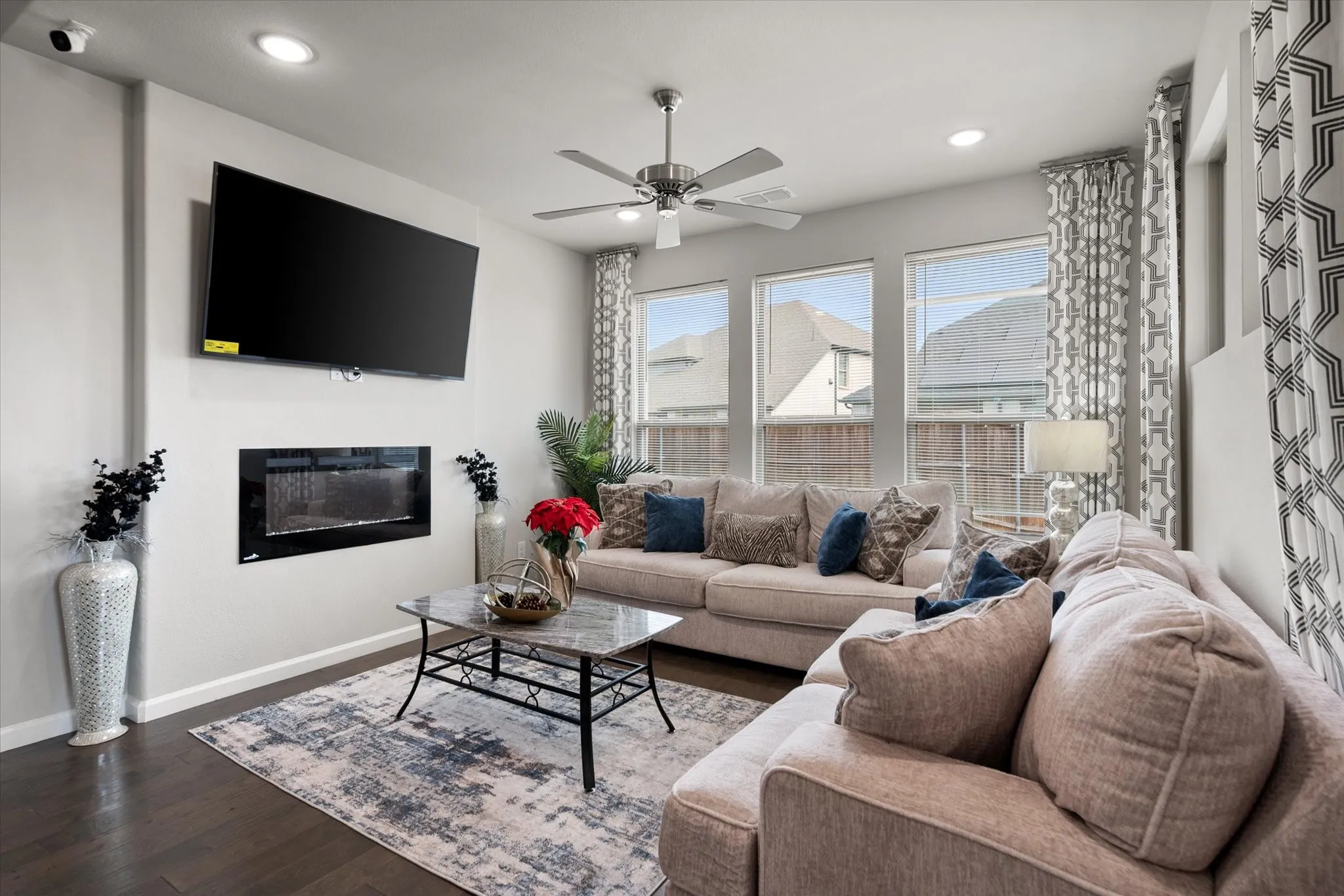Single Family Residence For Sale in Ellis County , 161 Camp Fire Drive, Waxahachie, Texas 75165, 5 Bedroom, 4 Bathroom, 2 Garage spaces, 3,672 Sqft, built in 2020, mls#21367233, Real Estate Agent in Waxahachie, Homes For Sale in Ellis county, Homes For Sale in Waxahachie, Realtor in Waxahachie Texas, Real Estate Brokerage Independent Realty Texas, Luminita Cordes Realtor