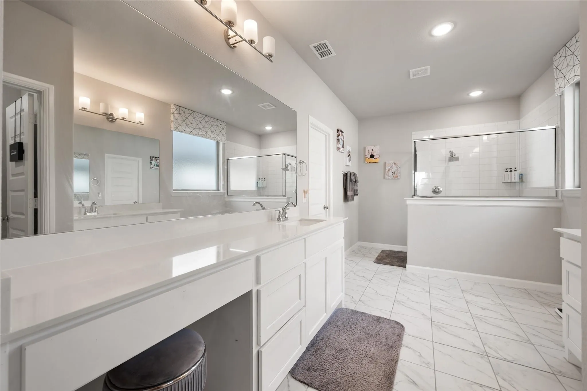 Single Family Residence For Sale in Ellis County , 161 Camp Fire Drive, Waxahachie, Texas 75165, 5 Bedroom, 4 Bathroom, 2 Garage spaces, 3,672 Sqft, built in 2020, mls#21367233, Real Estate Agent in Waxahachie, Homes For Sale in Ellis county, Homes For Sale in Waxahachie, Realtor in Waxahachie Texas, Real Estate Brokerage Independent Realty Texas, Luminita Cordes Realtor