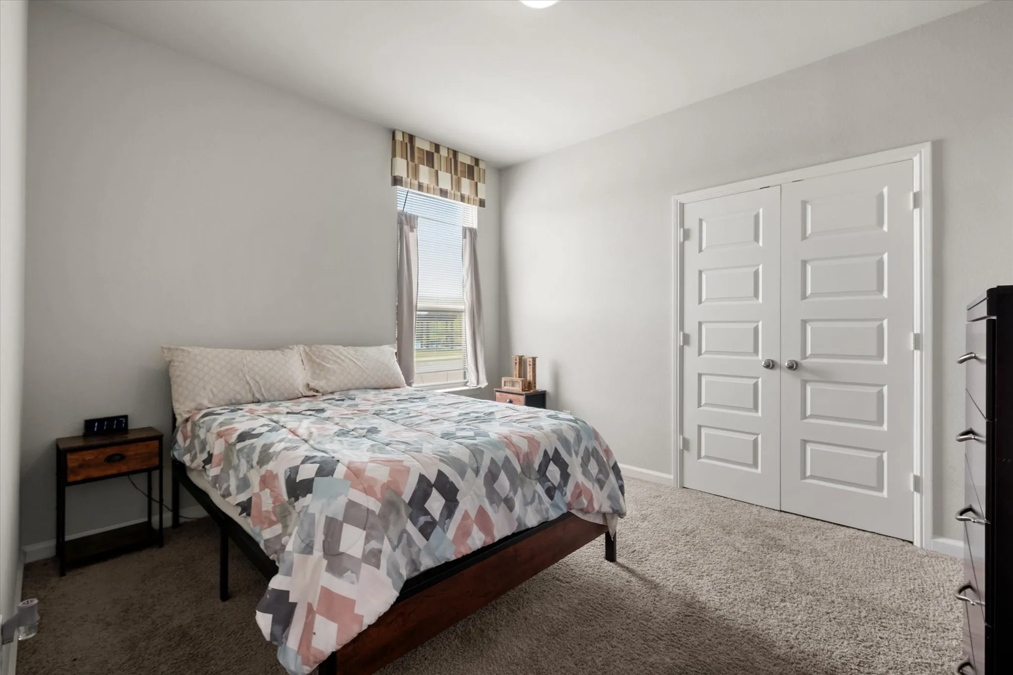 Single Family Residence For Sale in Ellis County , 161 Camp Fire Drive, Waxahachie, Texas 75165, 5 Bedroom, 4 Bathroom, 2 Garage spaces, 3,672 Sqft, built in 2020, mls#21367233, Real Estate Agent in Waxahachie, Homes For Sale in Ellis county, Homes For Sale in Waxahachie, Realtor in Waxahachie Texas, Real Estate Brokerage Independent Realty Texas, Luminita Cordes Realtor