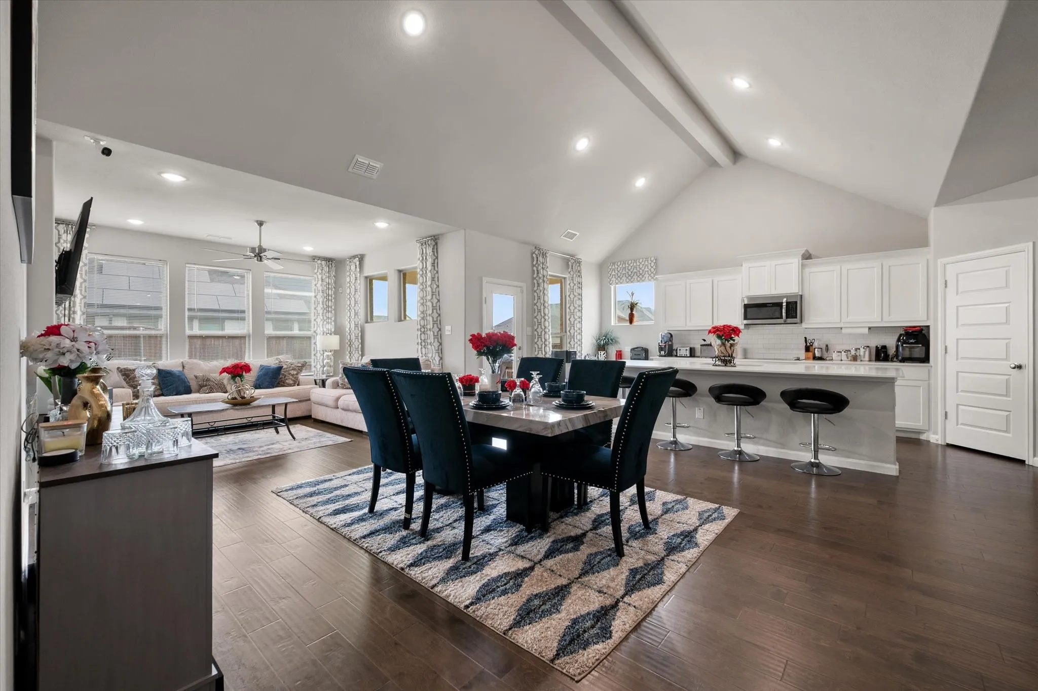 Single Family Residence For Sale in Ellis County , 161 Camp Fire Drive, Waxahachie, Texas 75165, 5 Bedroom, 4 Bathroom, 2 Garage spaces, 3,672 Sqft, built in 2020, mls#21367233, Real Estate Agent in Waxahachie, Homes For Sale in Ellis county, Homes For Sale in Waxahachie, Realtor in Waxahachie Texas, Real Estate Brokerage Independent Realty Texas, Luminita Cordes Realtor