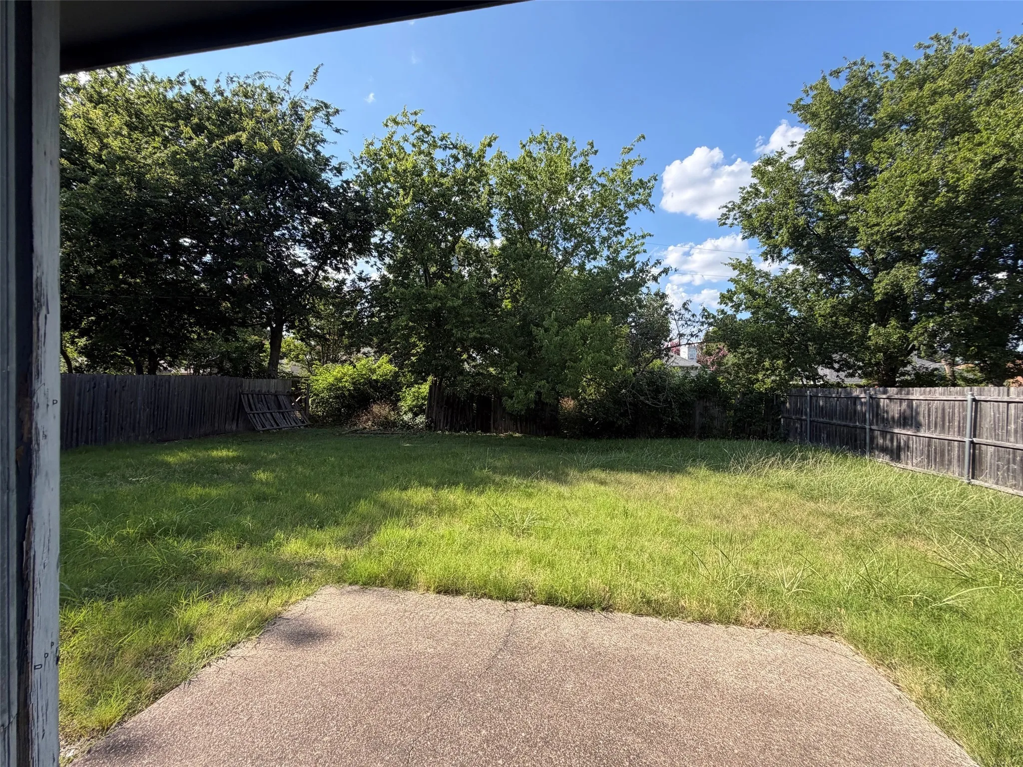 Single Family Residence For Sale in Ellis County , 111 Craddock, Glenn Heights, Texas 75154, 4 Bedroom, 2 Bathroom, 2 Garage spaces, 1,540 Sqft, built in 2000, mls#21369146, Real Estate Agent in Glenn Heights, Homes For Sale in Ellis county, Homes For Sale in Glenn Heights, Realtor in Glenn Heights Texas, Real Estate Brokerage Independent Realty Texas, Luminita Cordes Realtor