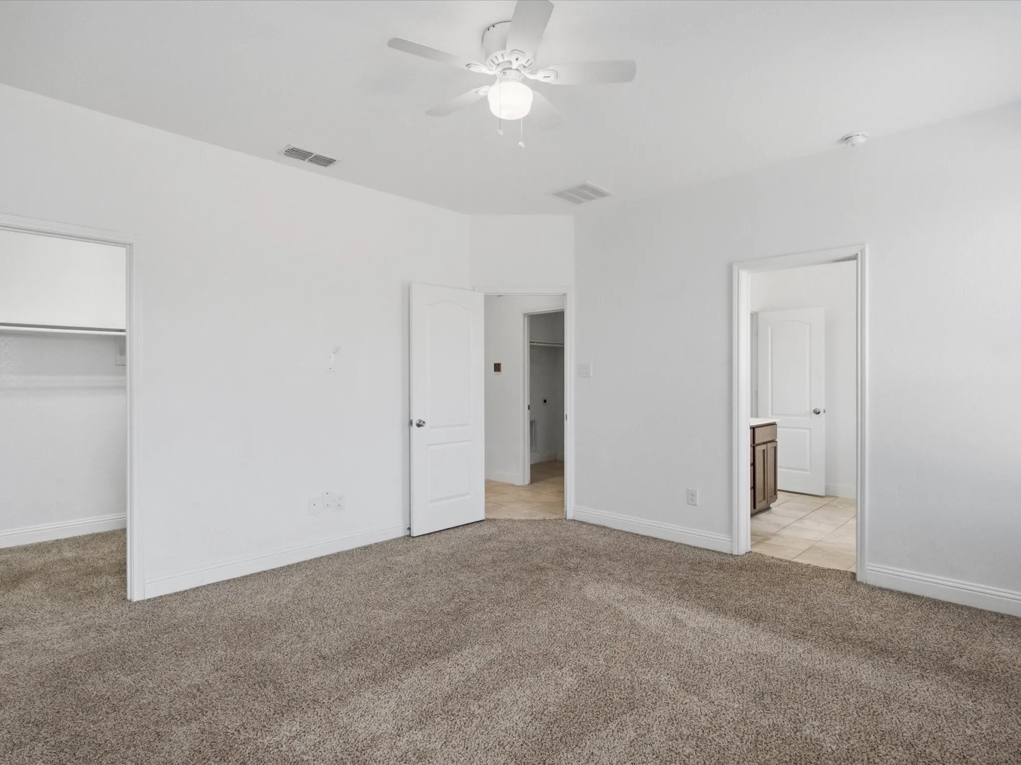 Single Family Residence For Rent in Tarrant County , 10236 Fox Springs Drive, Fort Worth, Texas 76131, 4 Bedroom, 2 Bathroom, 2 Garage spaces, 1,840 Sqft, built in 2019, mls#21369153, Real Estate Agent in Fort Worth, Homes For Rent in Tarrant county, Homes For Rent in Fort Worth, Realtor in Fort Worth Texas, Real Estate Brokerage Independent Realty Texas, Luminita Cordes Realtor