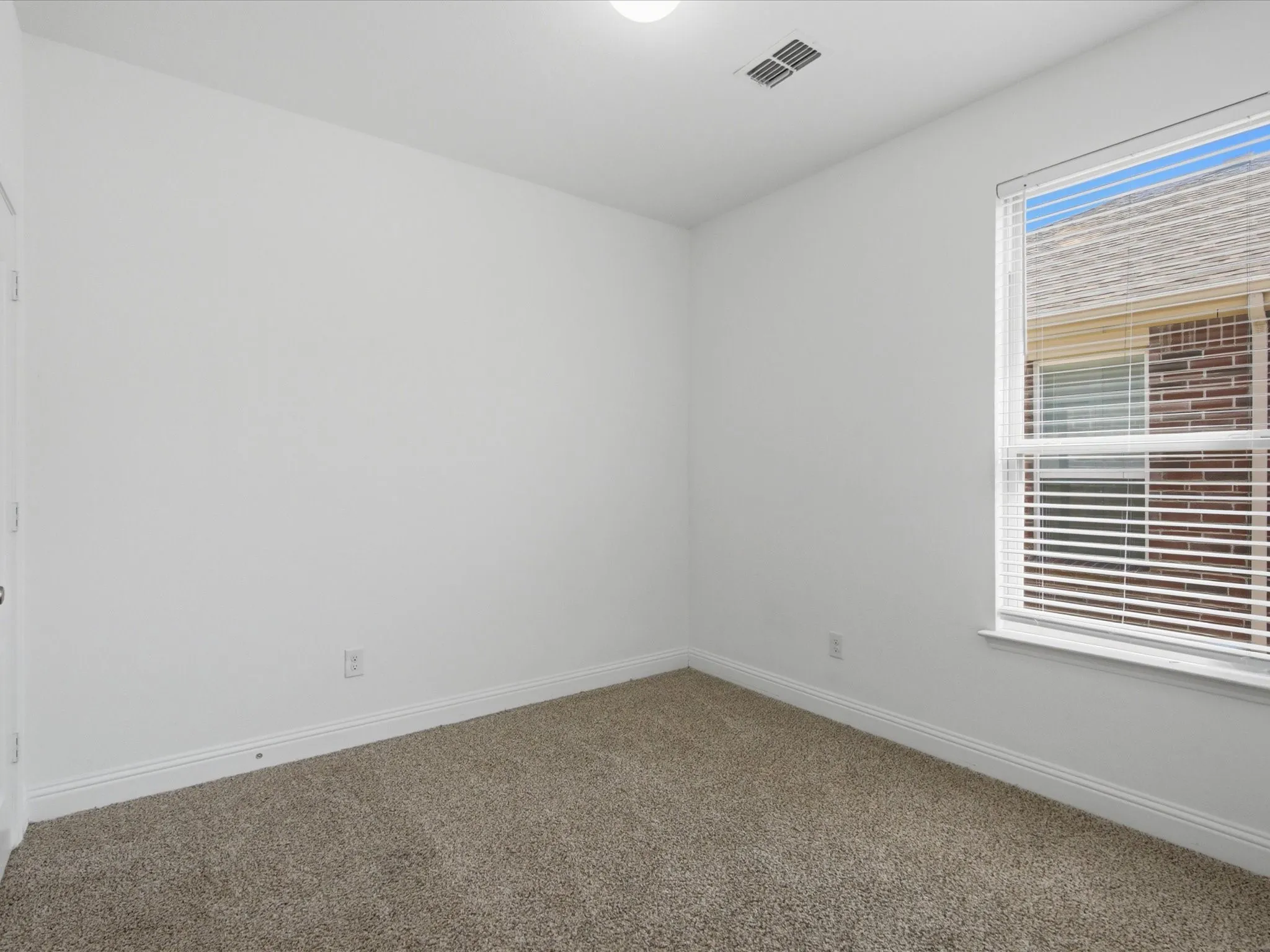 Single Family Residence For Rent in Tarrant County , 10236 Fox Springs Drive, Fort Worth, Texas 76131, 4 Bedroom, 2 Bathroom, 2 Garage spaces, 1,840 Sqft, built in 2019, mls#21369153, Real Estate Agent in Fort Worth, Homes For Rent in Tarrant county, Homes For Rent in Fort Worth, Realtor in Fort Worth Texas, Real Estate Brokerage Independent Realty Texas, Luminita Cordes Realtor