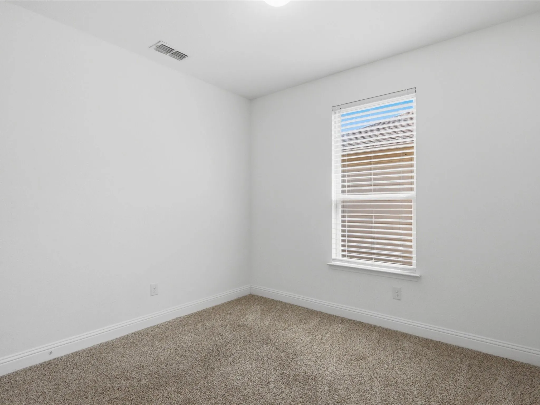 Single Family Residence For Rent in Tarrant County , 10236 Fox Springs Drive, Fort Worth, Texas 76131, 4 Bedroom, 2 Bathroom, 2 Garage spaces, 1,840 Sqft, built in 2019, mls#21369153, Real Estate Agent in Fort Worth, Homes For Rent in Tarrant county, Homes For Rent in Fort Worth, Realtor in Fort Worth Texas, Real Estate Brokerage Independent Realty Texas, Luminita Cordes Realtor