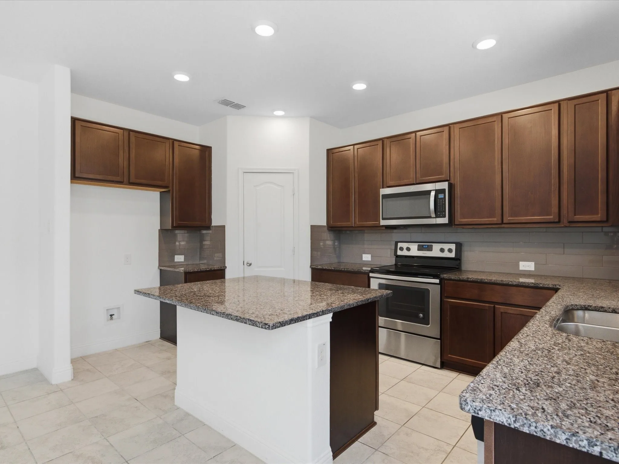 Single Family Residence For Rent in Tarrant County , 10236 Fox Springs Drive, Fort Worth, Texas 76131, 4 Bedroom, 2 Bathroom, 2 Garage spaces, 1,840 Sqft, built in 2019, mls#21369153, Real Estate Agent in Fort Worth, Homes For Rent in Tarrant county, Homes For Rent in Fort Worth, Realtor in Fort Worth Texas, Real Estate Brokerage Independent Realty Texas, Luminita Cordes Realtor