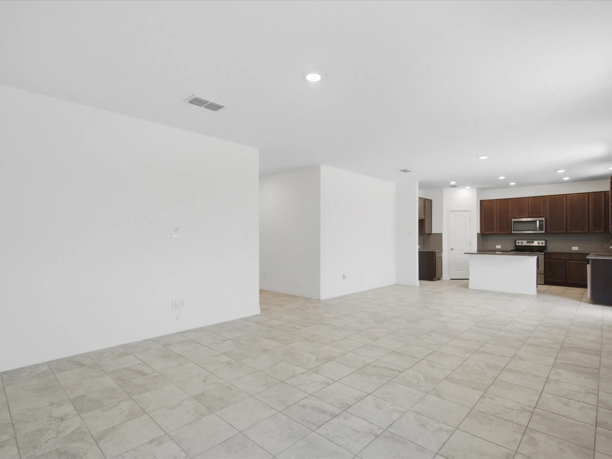 Single Family Residence For Rent in Tarrant County , 10236 Fox Springs Drive, Fort Worth, Texas 76131, 4 Bedroom, 2 Bathroom, 2 Garage spaces, 1,840 Sqft, built in 2019, mls#21369153, Real Estate Agent in Fort Worth, Homes For Rent in Tarrant county, Homes For Rent in Fort Worth, Realtor in Fort Worth Texas, Real Estate Brokerage Independent Realty Texas, Luminita Cordes Realtor