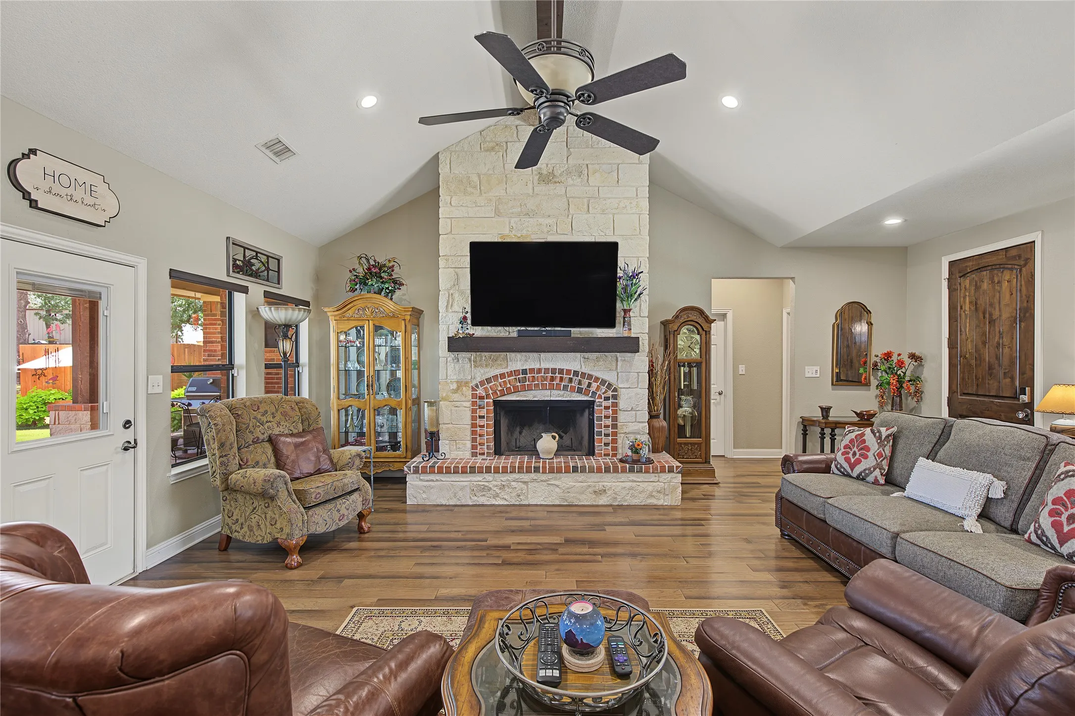 Single Family Residence For Sale in Wise County , 448 County Road 3690, Boyd, Texas 76023, 4 Bedroom, 3 Bathroom, 4 Garage spaces, 2,519 Sqft, built in 2017, mls#21367772, Real Estate Agent in Boyd, Homes For Sale in Wise county, Homes For Sale in Boyd, Realtor in Boyd Texas, Real Estate Brokerage Independent Realty Texas, Luminita Cordes Realtor