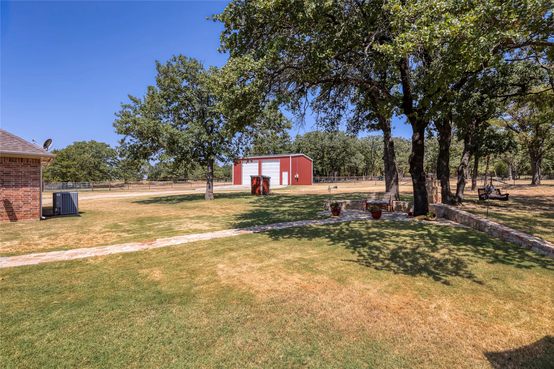Single Family Residence For Sale in Wise County , 448 County Road 3690, Boyd, Texas 76023, 4 Bedroom, 3 Bathroom, 4 Garage spaces, 2,519 Sqft, built in 2017, mls#21367772, Real Estate Agent in Boyd, Homes For Sale in Wise county, Homes For Sale in Boyd, Realtor in Boyd Texas, Real Estate Brokerage Independent Realty Texas, Luminita Cordes Realtor