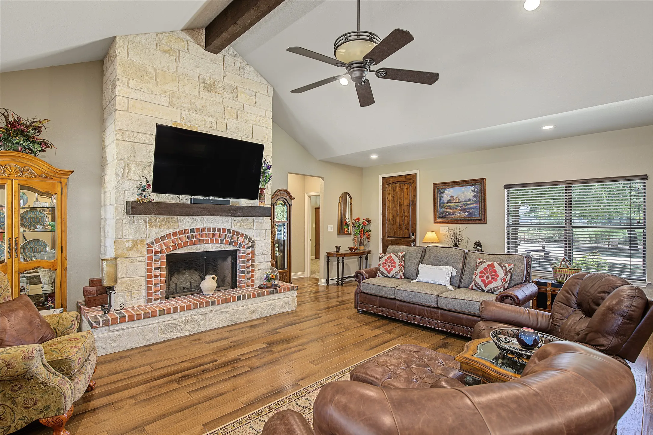 Single Family Residence For Sale in Wise County , 448 County Road 3690, Boyd, Texas 76023, 4 Bedroom, 3 Bathroom, 4 Garage spaces, 2,519 Sqft, built in 2017, mls#21367772, Real Estate Agent in Boyd, Homes For Sale in Wise county, Homes For Sale in Boyd, Realtor in Boyd Texas, Real Estate Brokerage Independent Realty Texas, Luminita Cordes Realtor