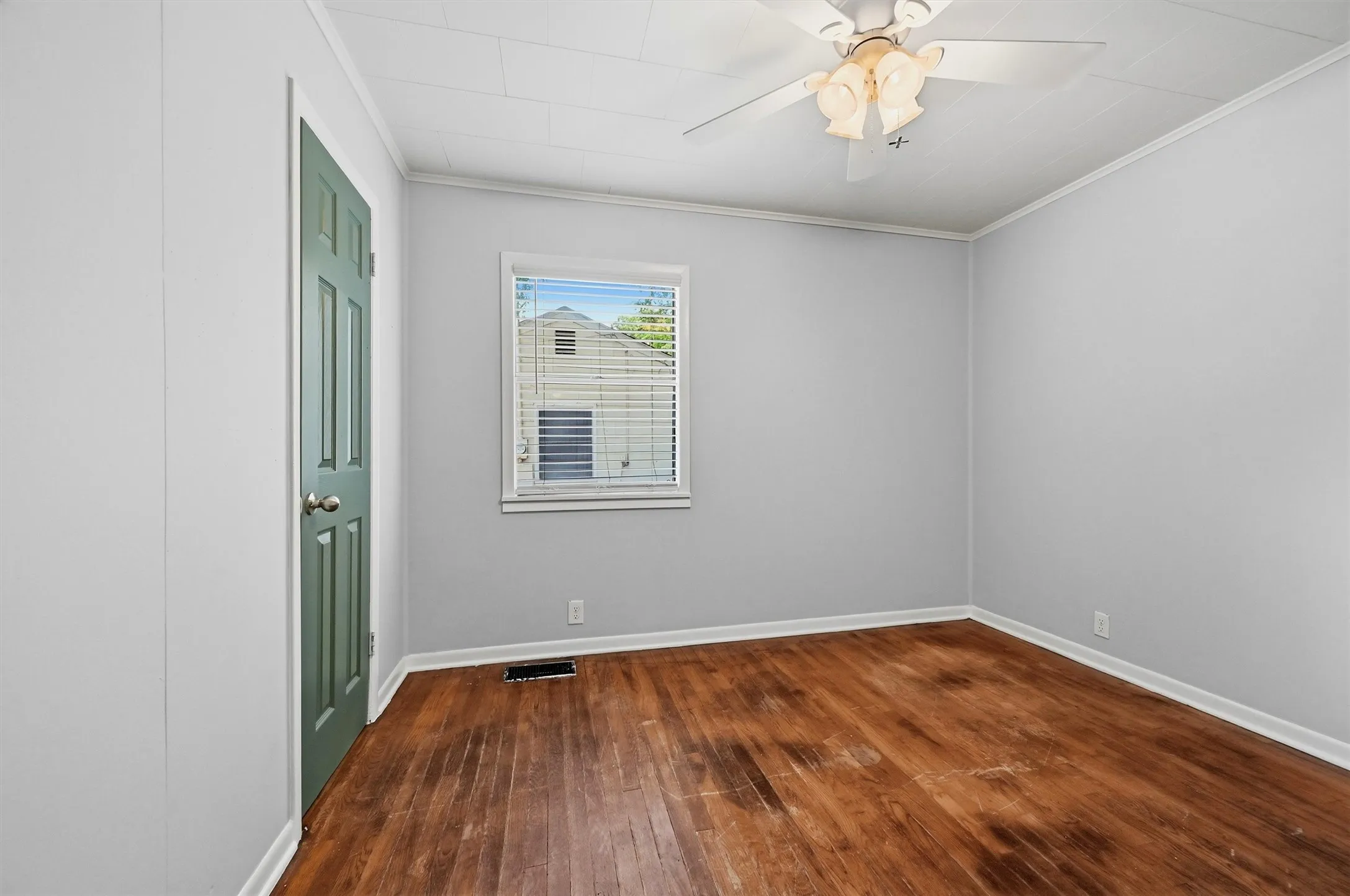 Single Family Residence For Rent in Grayson County , 920 S Lee Avenue, Sherman, Texas 75090, 3 Bedroom, 2 Bathroom, Garage spaces, 1,328 Sqft, built in 1949, mls#21369034, Real Estate Agent in Sherman, Homes For Rent in Grayson county, Homes For Rent in Sherman, Realtor in Sherman Texas, Real Estate Brokerage Independent Realty Texas, Luminita Cordes Realtor