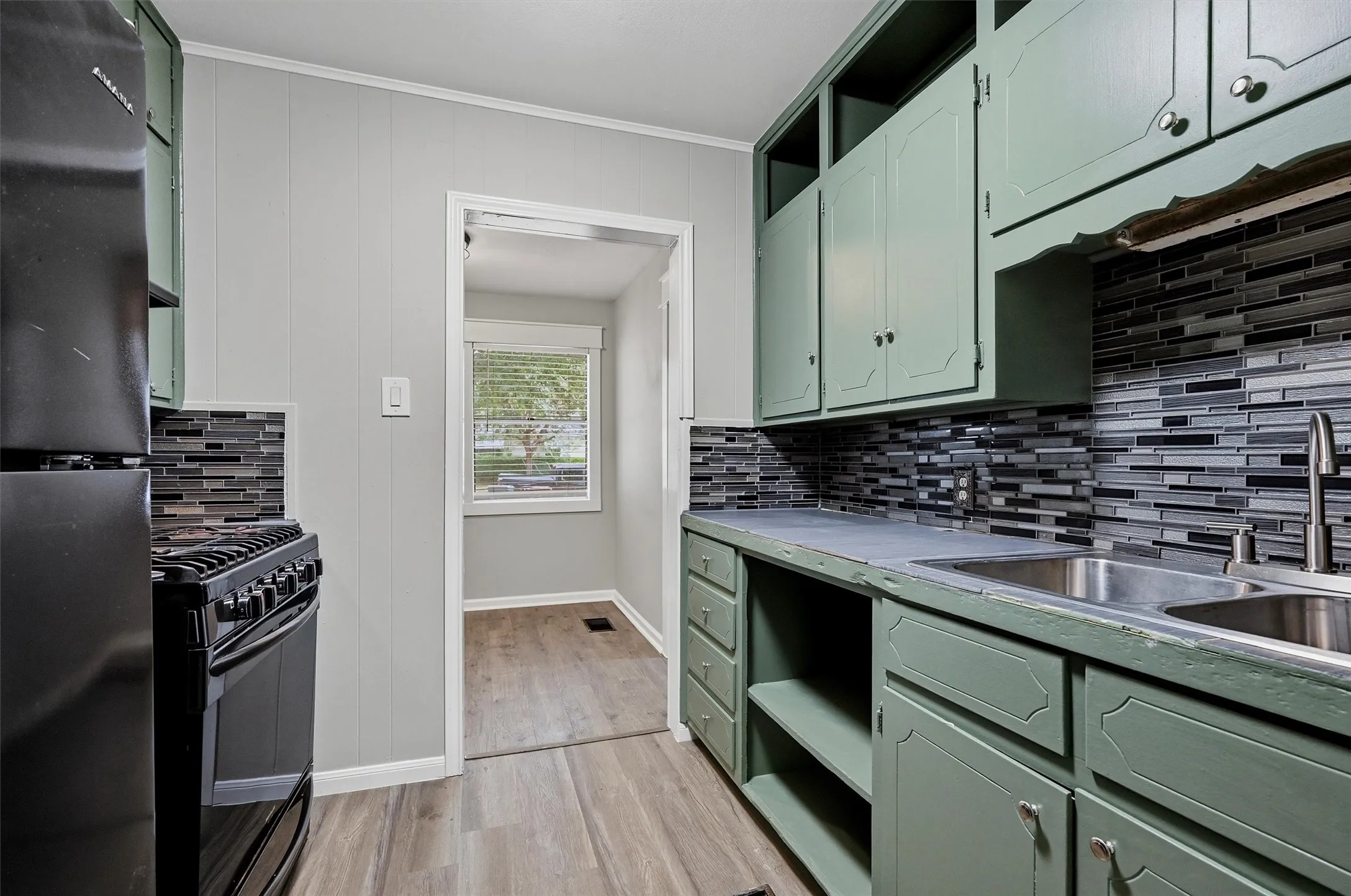 Single Family Residence For Rent in Grayson County , 920 S Lee Avenue, Sherman, Texas 75090, 3 Bedroom, 2 Bathroom, Garage spaces, 1,328 Sqft, built in 1949, mls#21369034, Real Estate Agent in Sherman, Homes For Rent in Grayson county, Homes For Rent in Sherman, Realtor in Sherman Texas, Real Estate Brokerage Independent Realty Texas, Luminita Cordes Realtor