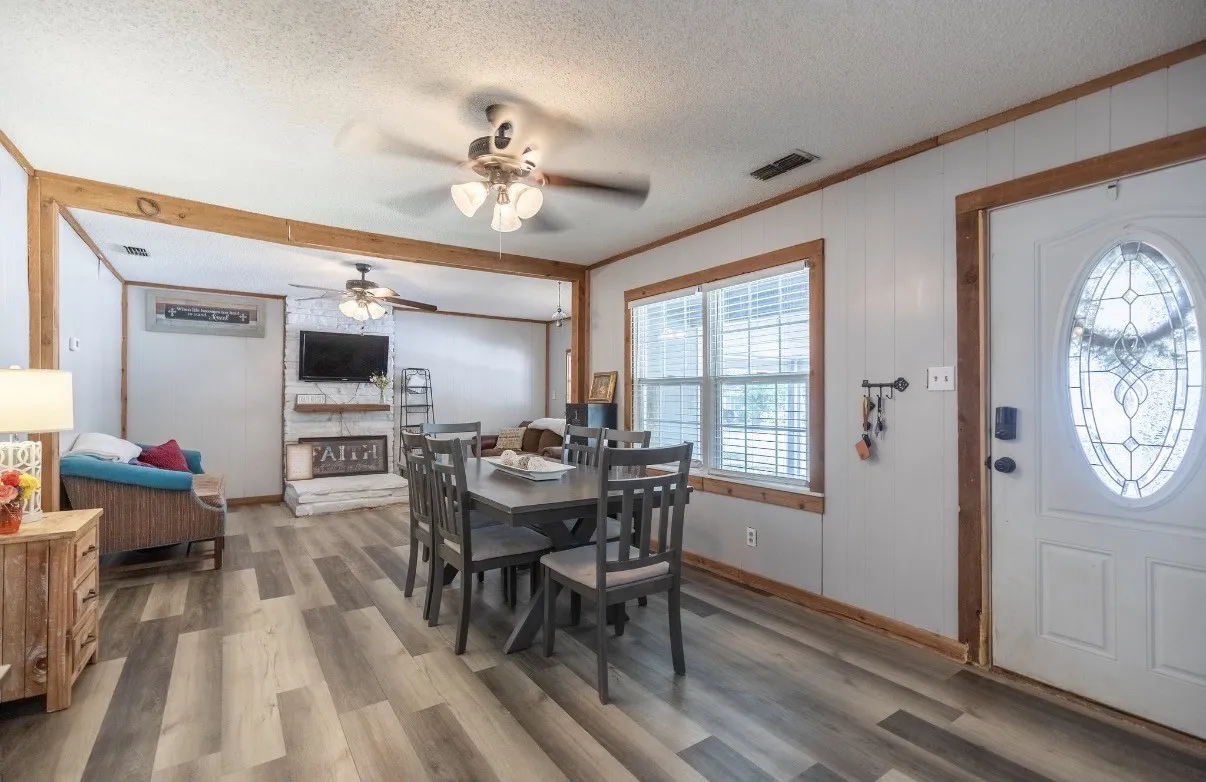 Single Family Residence For Sale in Taylor County , 1949 Vogel Street, Abilene, Texas 79603, 3 Bedroom, 2 Bathroom, Garage spaces, 1,514 Sqft, built in 1950, mls#21369138, Real Estate Agent in Abilene, Homes For Sale in Taylor county, Homes For Sale in Abilene, Realtor in Abilene Texas, Real Estate Brokerage Independent Realty Texas, Luminita Cordes Realtor