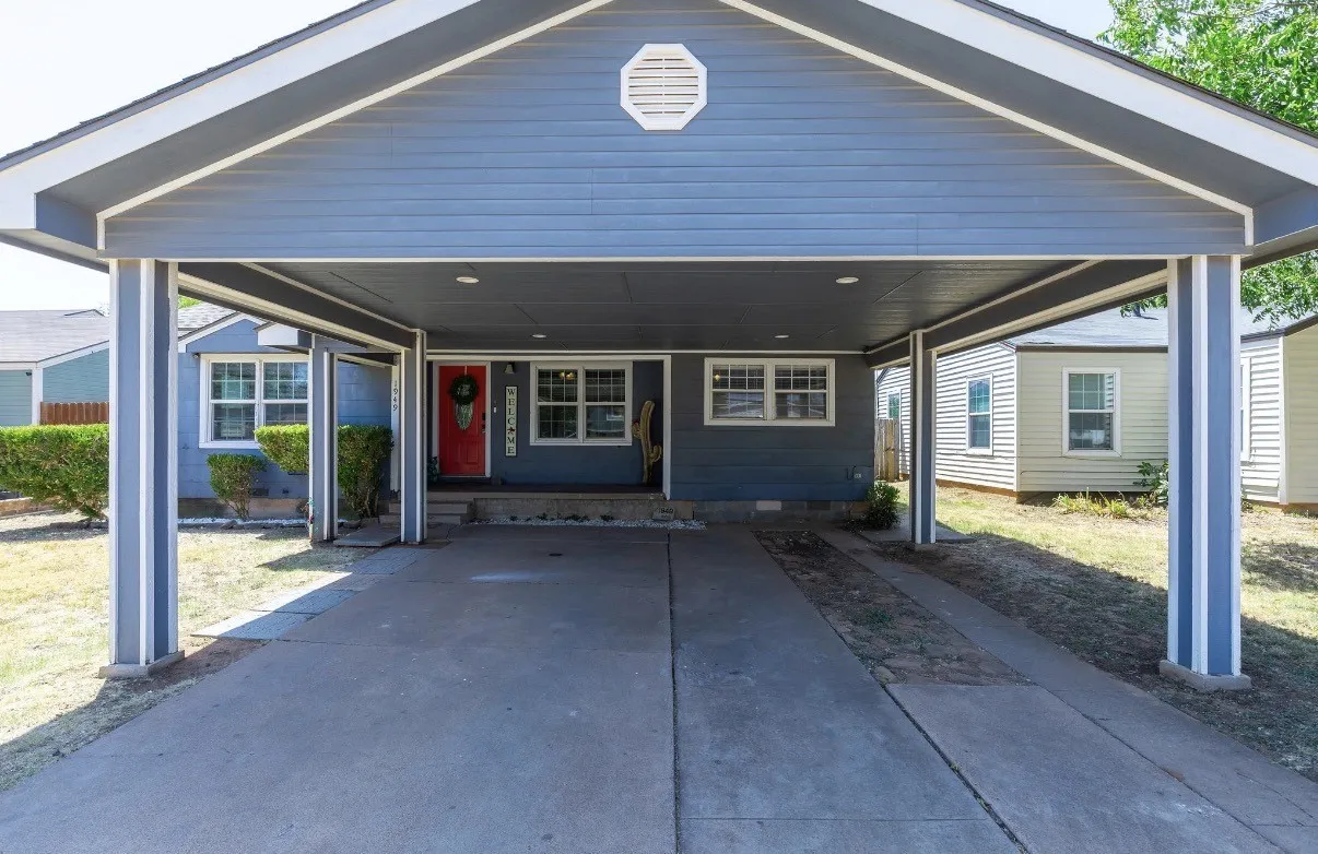 Single Family Residence For Sale in Taylor County , 1949 Vogel Street, Abilene, Texas 79603, 3 Bedroom, 2 Bathroom, Garage spaces, 1,514 Sqft, built in 1950, mls#21369138, Real Estate Agent in Abilene, Homes For Sale in Taylor county, Homes For Sale in Abilene, Realtor in Abilene Texas, Real Estate Brokerage Independent Realty Texas, Luminita Cordes Realtor