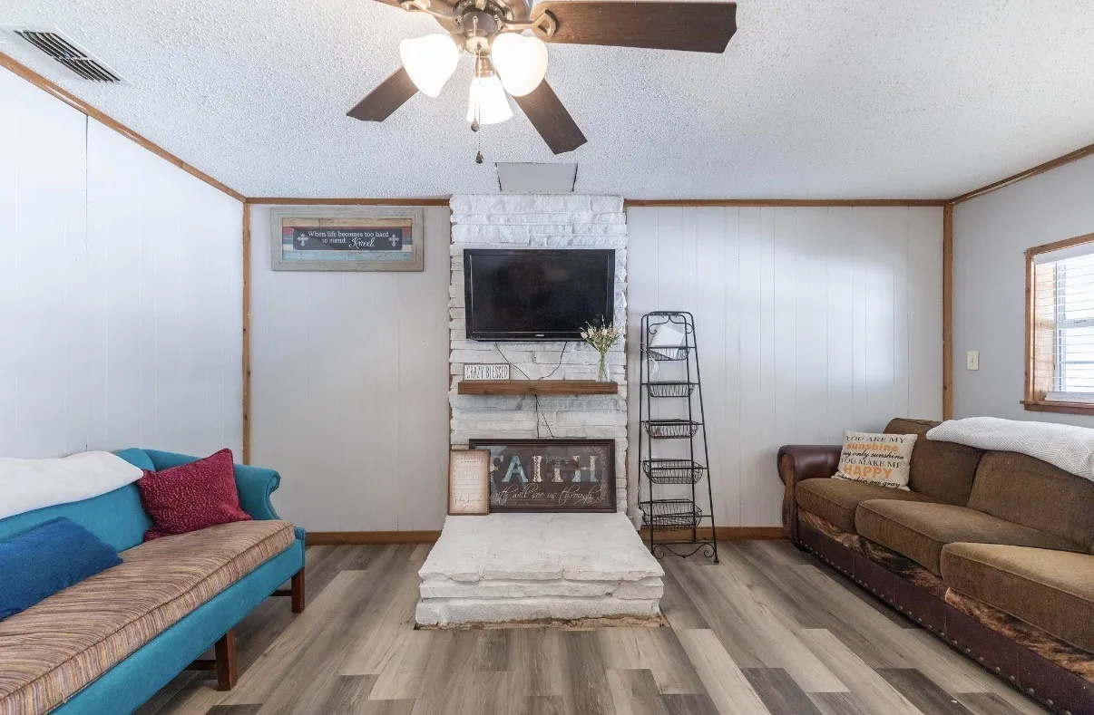 Single Family Residence For Sale in Taylor County , 1949 Vogel Street, Abilene, Texas 79603, 3 Bedroom, 2 Bathroom, Garage spaces, 1,514 Sqft, built in 1950, mls#21369138, Real Estate Agent in Abilene, Homes For Sale in Taylor county, Homes For Sale in Abilene, Realtor in Abilene Texas, Real Estate Brokerage Independent Realty Texas, Luminita Cordes Realtor