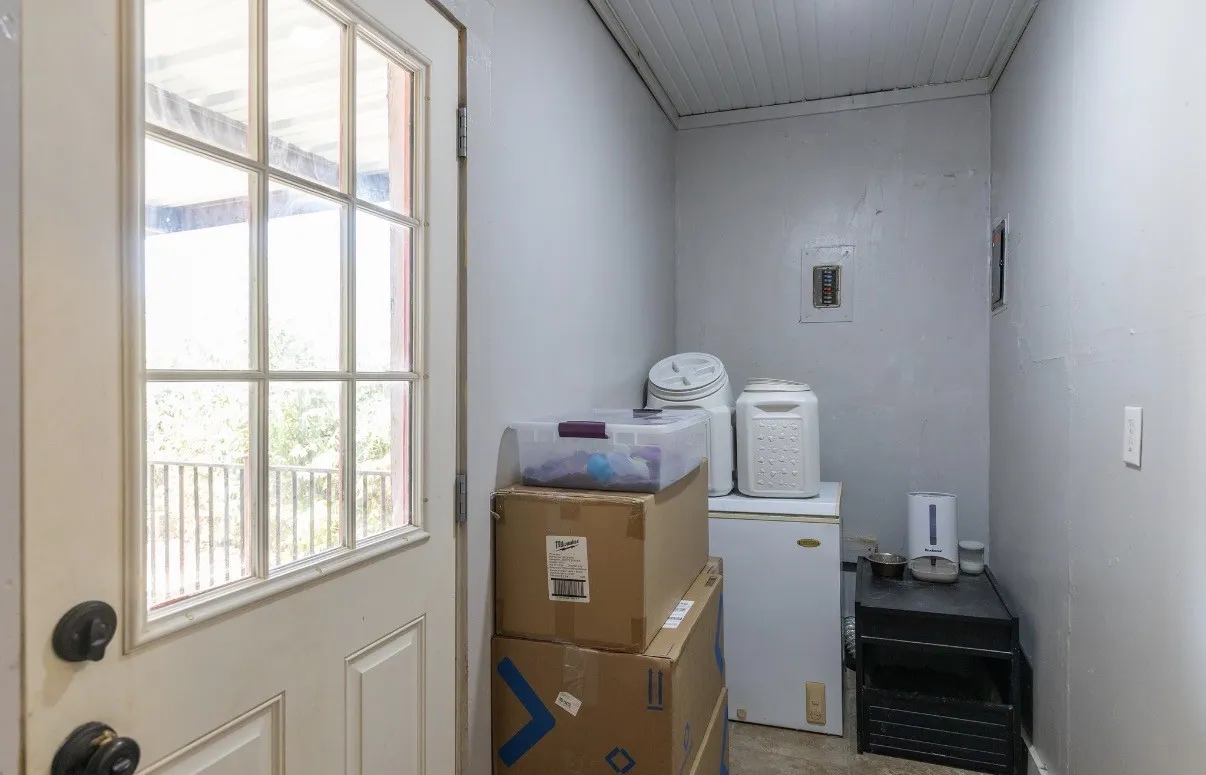 Single Family Residence For Sale in Taylor County , 1949 Vogel Street, Abilene, Texas 79603, 3 Bedroom, 2 Bathroom, Garage spaces, 1,514 Sqft, built in 1950, mls#21369138, Real Estate Agent in Abilene, Homes For Sale in Taylor county, Homes For Sale in Abilene, Realtor in Abilene Texas, Real Estate Brokerage Independent Realty Texas, Luminita Cordes Realtor
