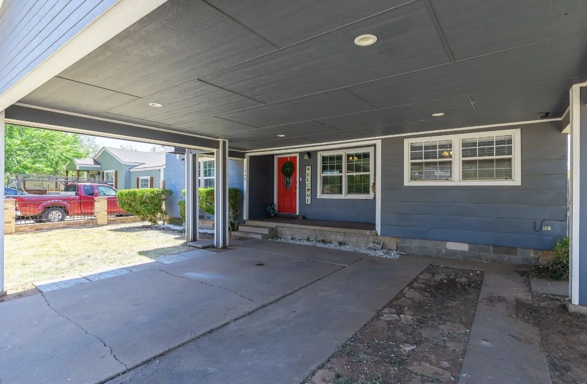 Single Family Residence For Sale in Taylor County , 1949 Vogel Street, Abilene, Texas 79603, 3 Bedroom, 2 Bathroom, Garage spaces, 1,514 Sqft, built in 1950, mls#21369138, Real Estate Agent in Abilene, Homes For Sale in Taylor county, Homes For Sale in Abilene, Realtor in Abilene Texas, Real Estate Brokerage Independent Realty Texas, Luminita Cordes Realtor
