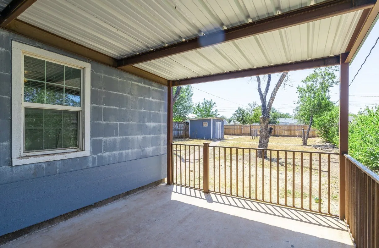 Single Family Residence For Sale in Taylor County , 1949 Vogel Street, Abilene, Texas 79603, 3 Bedroom, 2 Bathroom, Garage spaces, 1,514 Sqft, built in 1950, mls#21369138, Real Estate Agent in Abilene, Homes For Sale in Taylor county, Homes For Sale in Abilene, Realtor in Abilene Texas, Real Estate Brokerage Independent Realty Texas, Luminita Cordes Realtor