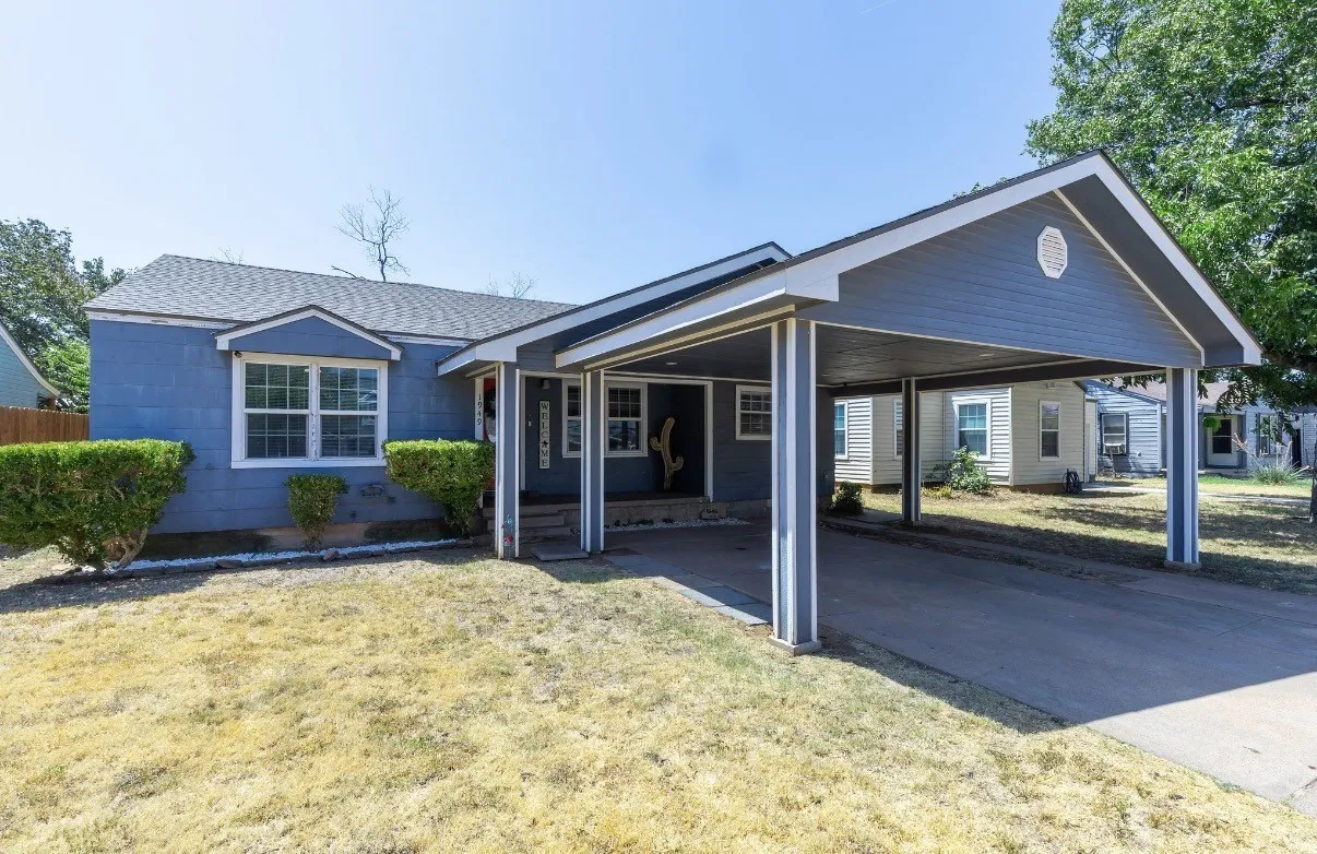Single Family Residence For Sale in Taylor County , 1949 Vogel Street, Abilene, Texas 79603, 3 Bedroom, 2 Bathroom, Garage spaces, 1,514 Sqft, built in 1950, mls#21369138, Real Estate Agent in Abilene, Homes For Sale in Taylor county, Homes For Sale in Abilene, Realtor in Abilene Texas, Real Estate Brokerage Independent Realty Texas, Luminita Cordes Realtor