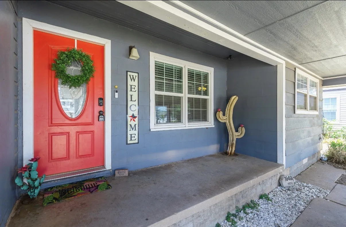 Single Family Residence For Sale in Taylor County , 1949 Vogel Street, Abilene, Texas 79603, 3 Bedroom, 2 Bathroom, Garage spaces, 1,514 Sqft, built in 1950, mls#21369138, Real Estate Agent in Abilene, Homes For Sale in Taylor county, Homes For Sale in Abilene, Realtor in Abilene Texas, Real Estate Brokerage Independent Realty Texas, Luminita Cordes Realtor