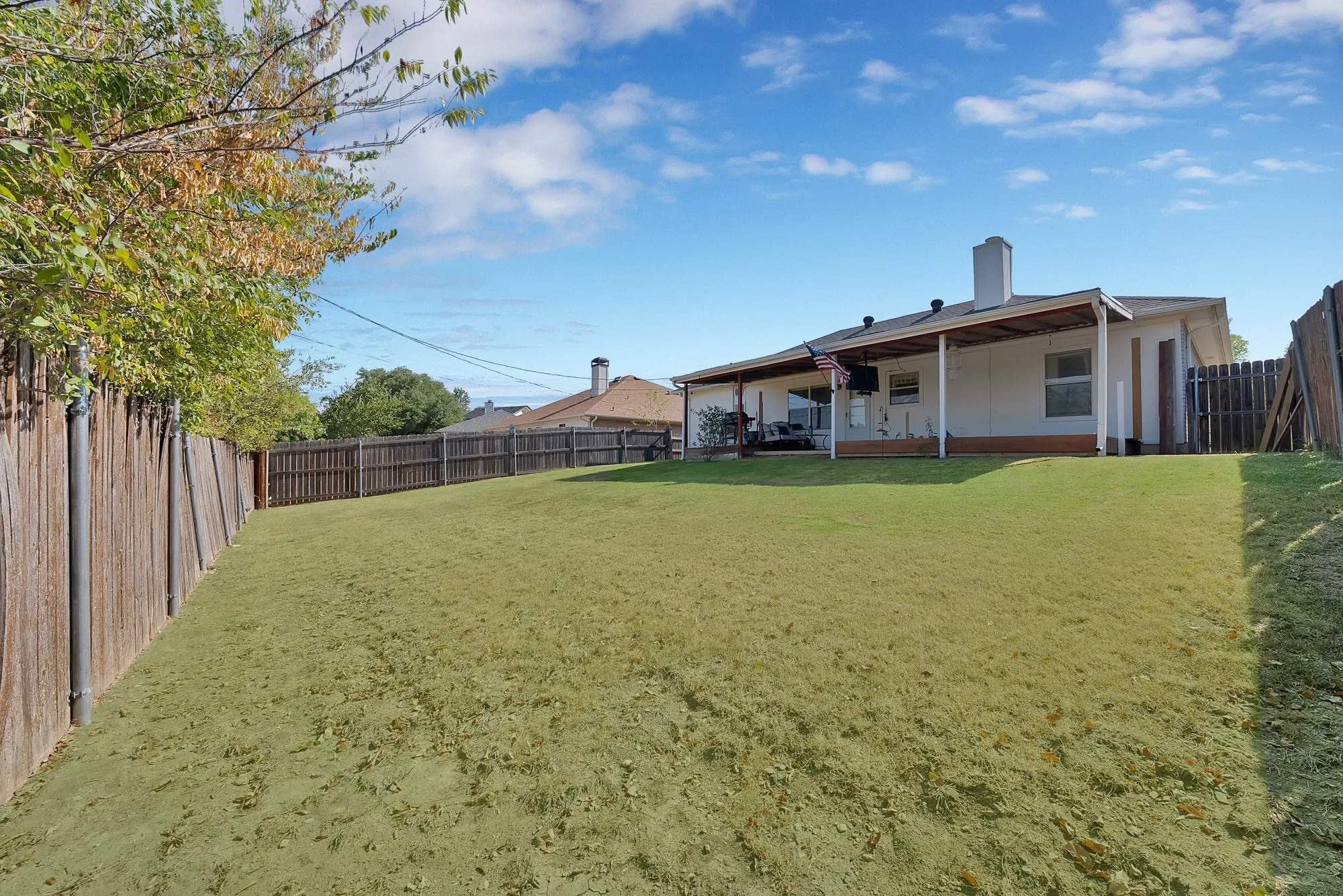 Single Family Residence For Sale in Tarrant County , 4925 Saint Thomas Place, Fort Worth, Texas 76135, 3 Bedroom, 2 Bathroom, 2 Garage spaces, 1,576 Sqft, built in 1992, mls#21368131, Real Estate Agent in Fort Worth, Homes For Sale in Tarrant county, Homes For Sale in Fort Worth, Realtor in Fort Worth Texas, Real Estate Brokerage Independent Realty Texas, Luminita Cordes Realtor