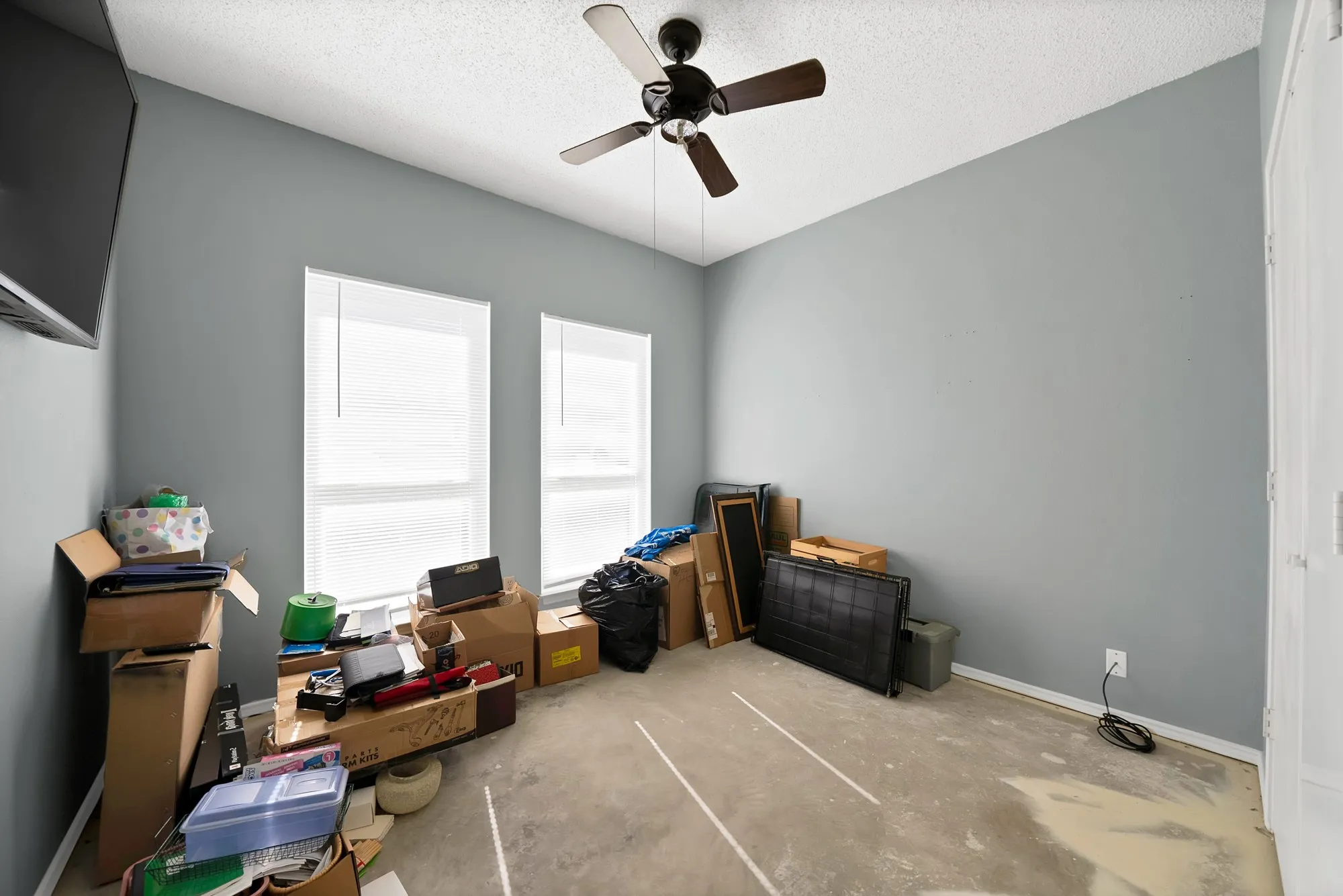 Single Family Residence For Sale in Tarrant County , 4925 Saint Thomas Place, Fort Worth, Texas 76135, 3 Bedroom, 2 Bathroom, 2 Garage spaces, 1,576 Sqft, built in 1992, mls#21368131, Real Estate Agent in Fort Worth, Homes For Sale in Tarrant county, Homes For Sale in Fort Worth, Realtor in Fort Worth Texas, Real Estate Brokerage Independent Realty Texas, Luminita Cordes Realtor