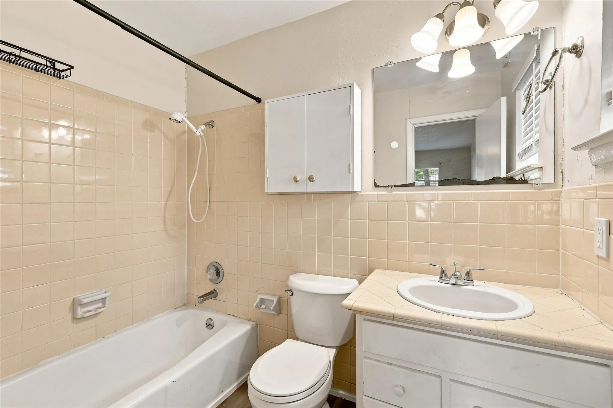Quadruplex For Rent in Tarrant County , 1900 Sutter Street A, Fort Worth, Texas 76107, 2 Bedroom, 2 Bathroom, 1 Garage spaces, 1,250 Sqft, built in 1947, mls#21369124, Real Estate Agent in Fort Worth, Homes For Rent in Tarrant county, Homes For Rent in Fort Worth, Realtor in Fort Worth Texas, Real Estate Brokerage Independent Realty Texas, Luminita Cordes Realtor