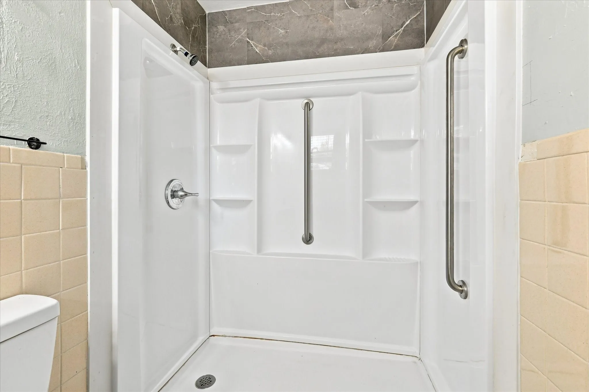 Quadruplex For Rent in Tarrant County , 1900 Sutter Street A, Fort Worth, Texas 76107, 2 Bedroom, 2 Bathroom, 1 Garage spaces, 1,250 Sqft, built in 1947, mls#21369124, Real Estate Agent in Fort Worth, Homes For Rent in Tarrant county, Homes For Rent in Fort Worth, Realtor in Fort Worth Texas, Real Estate Brokerage Independent Realty Texas, Luminita Cordes Realtor