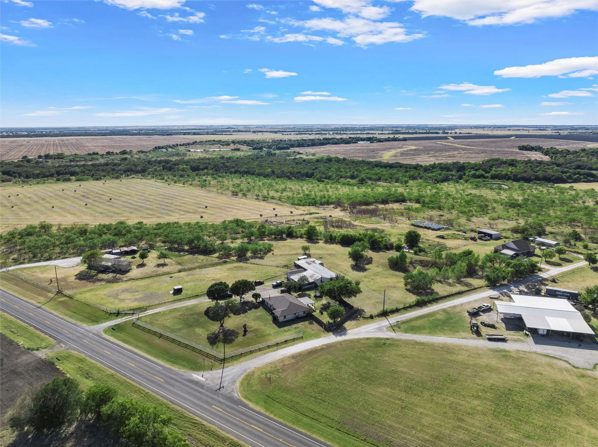 Single Family Residence For Sale in Hill County , 405 FM 308, Mount Calm, Texas 76673, 3 Bedroom, 2 Bathroom, 2 Garage spaces, 1,765 Sqft, built in 1973, mls#21364663, Real Estate Agent in Mount Calm, Homes For Sale in Hill county, Homes For Sale in Mount Calm, Realtor in Mount Calm Texas, Real Estate Brokerage Independent Realty Texas, Luminita Cordes Realtor