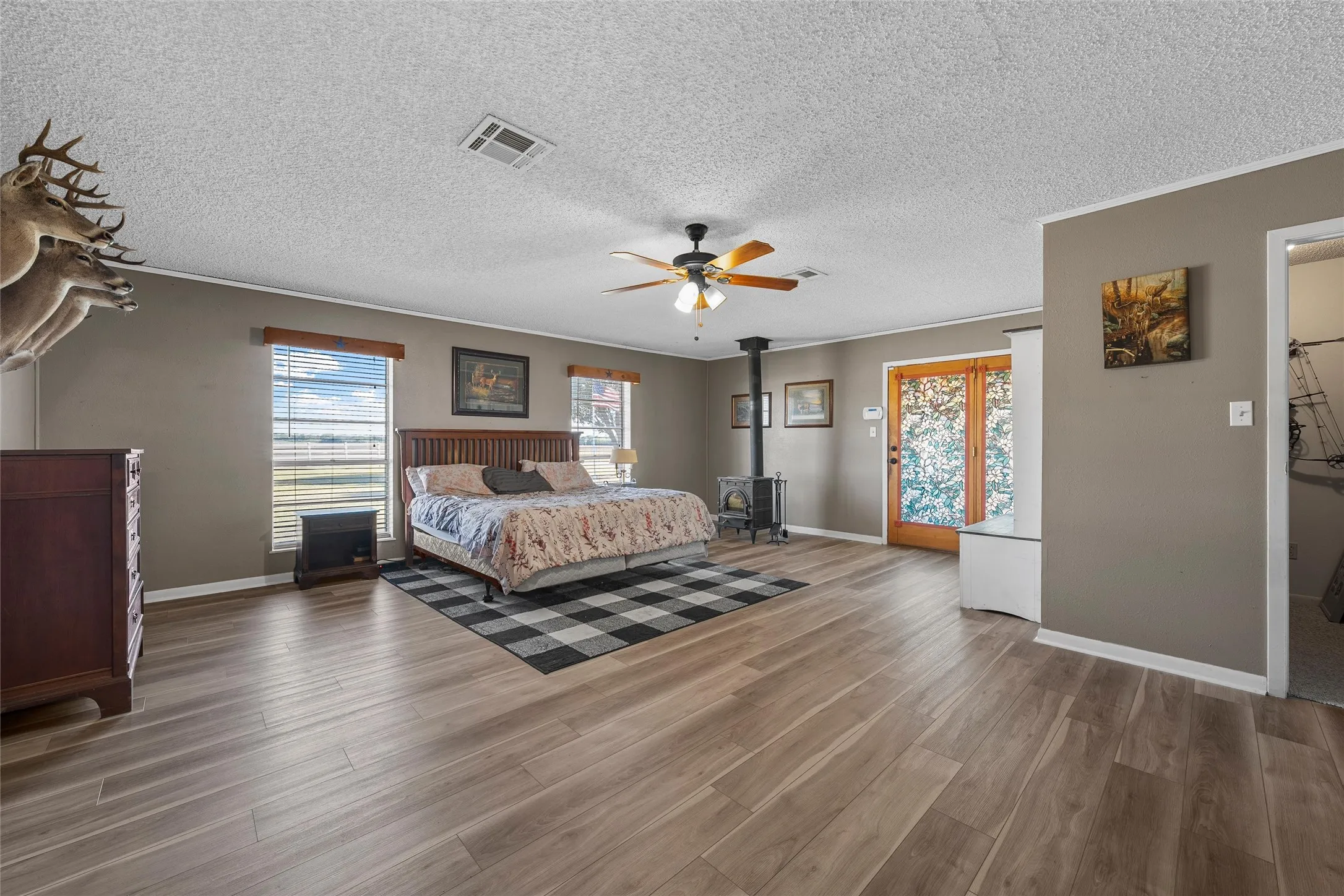 Single Family Residence For Sale in Hill County , 405 FM 308, Mount Calm, Texas 76673, 3 Bedroom, 2 Bathroom, 2 Garage spaces, 1,765 Sqft, built in 1973, mls#21364663, Real Estate Agent in Mount Calm, Homes For Sale in Hill county, Homes For Sale in Mount Calm, Realtor in Mount Calm Texas, Real Estate Brokerage Independent Realty Texas, Luminita Cordes Realtor