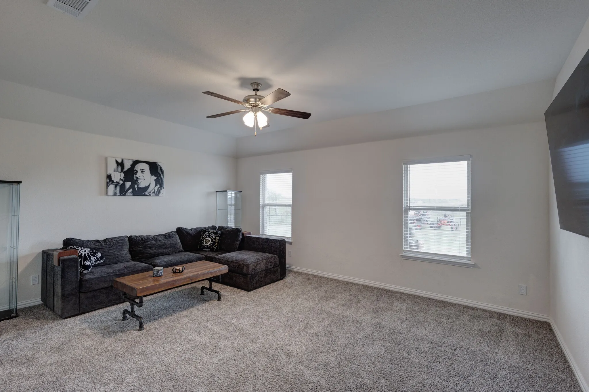 Single Family Residence For Sale in Denton County , 7604 Midway Ridge Trail, Ponder, Texas 76259, 4 Bedroom, 3 Bathroom, 3 Garage spaces, 2,832 Sqft, built in 2021, mls#21369176, Real Estate Agent in Ponder, Homes For Sale in Denton county, Homes For Sale in Ponder, Realtor in Ponder Texas, Real Estate Brokerage Independent Realty Texas, Luminita Cordes Realtor