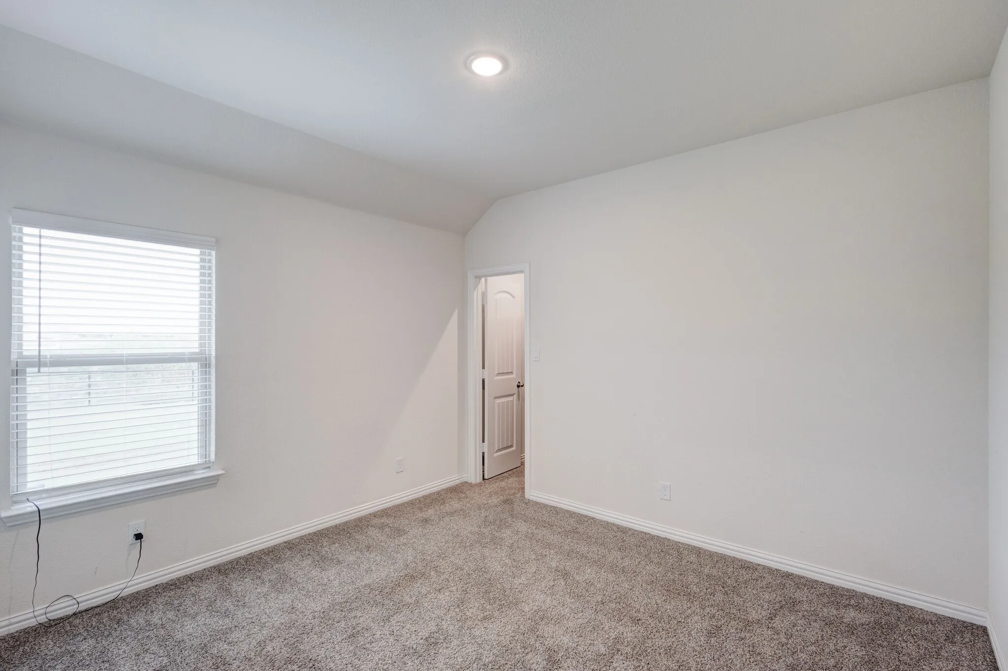 Single Family Residence For Sale in Denton County , 7604 Midway Ridge Trail, Ponder, Texas 76259, 4 Bedroom, 3 Bathroom, 3 Garage spaces, 2,832 Sqft, built in 2021, mls#21369176, Real Estate Agent in Ponder, Homes For Sale in Denton county, Homes For Sale in Ponder, Realtor in Ponder Texas, Real Estate Brokerage Independent Realty Texas, Luminita Cordes Realtor