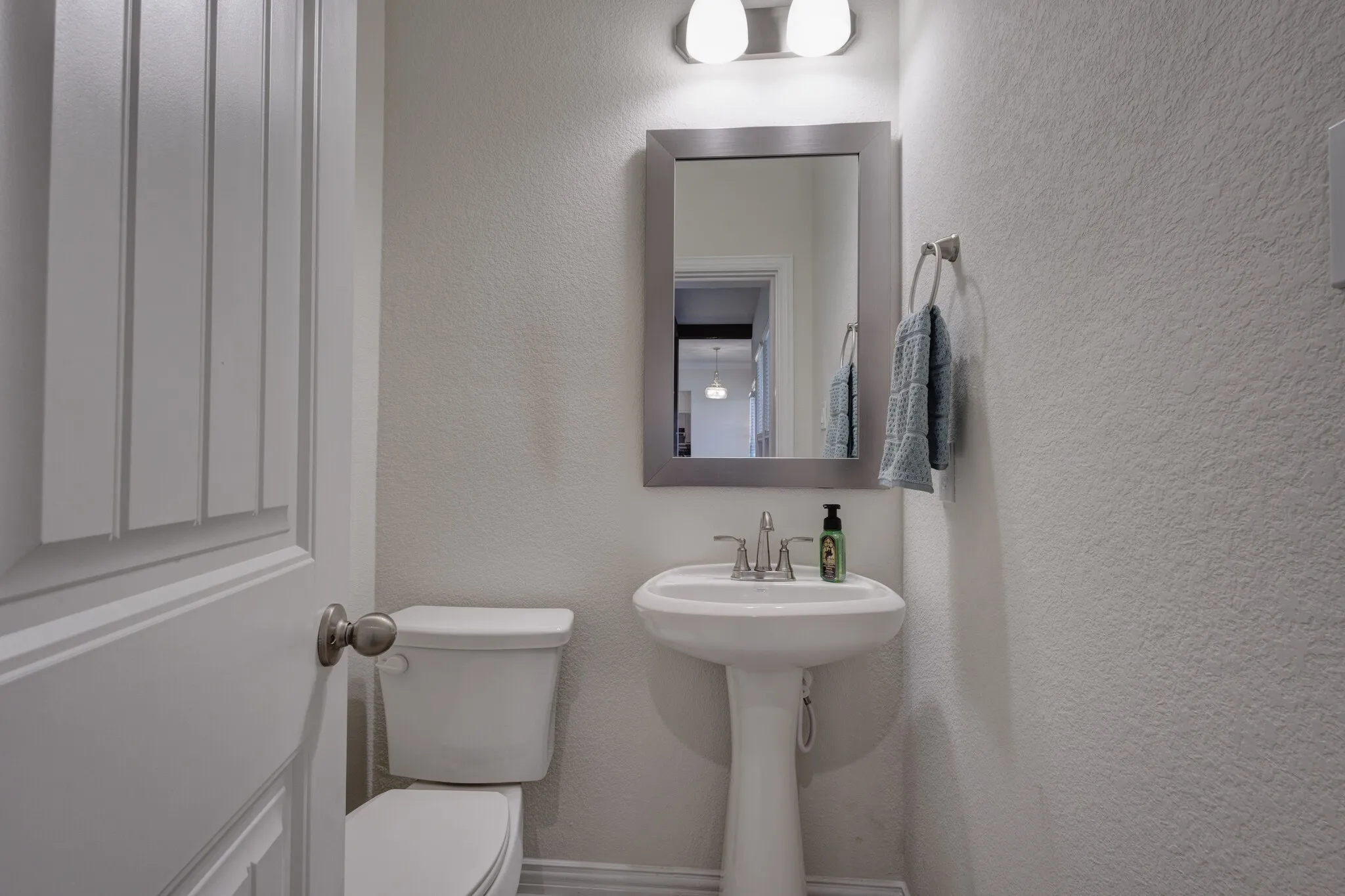 Single Family Residence For Sale in Denton County , 7604 Midway Ridge Trail, Ponder, Texas 76259, 4 Bedroom, 3 Bathroom, 3 Garage spaces, 2,832 Sqft, built in 2021, mls#21369176, Real Estate Agent in Ponder, Homes For Sale in Denton county, Homes For Sale in Ponder, Realtor in Ponder Texas, Real Estate Brokerage Independent Realty Texas, Luminita Cordes Realtor