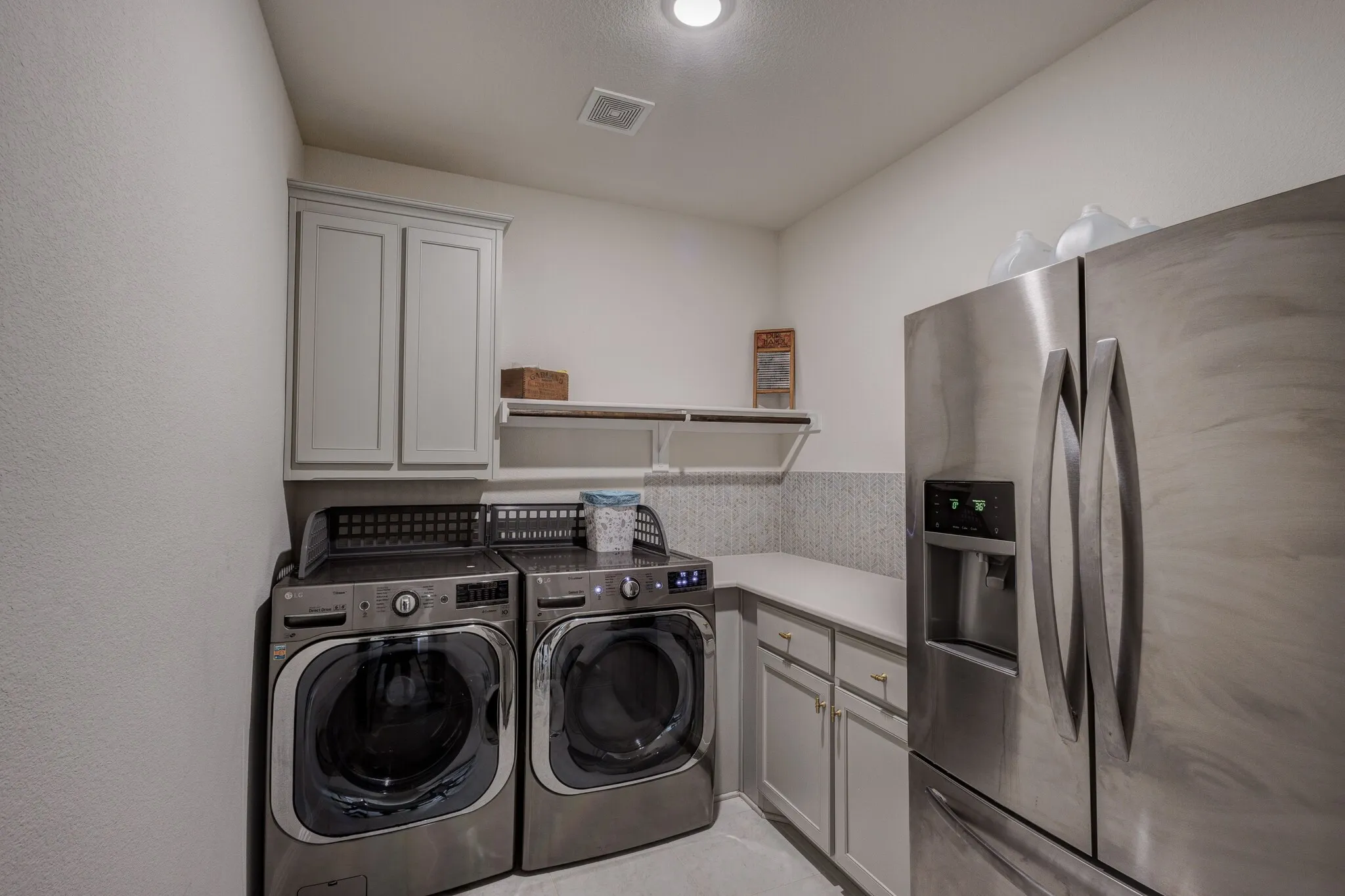 Single Family Residence For Sale in Denton County , 7604 Midway Ridge Trail, Ponder, Texas 76259, 4 Bedroom, 3 Bathroom, 3 Garage spaces, 2,832 Sqft, built in 2021, mls#21369176, Real Estate Agent in Ponder, Homes For Sale in Denton county, Homes For Sale in Ponder, Realtor in Ponder Texas, Real Estate Brokerage Independent Realty Texas, Luminita Cordes Realtor