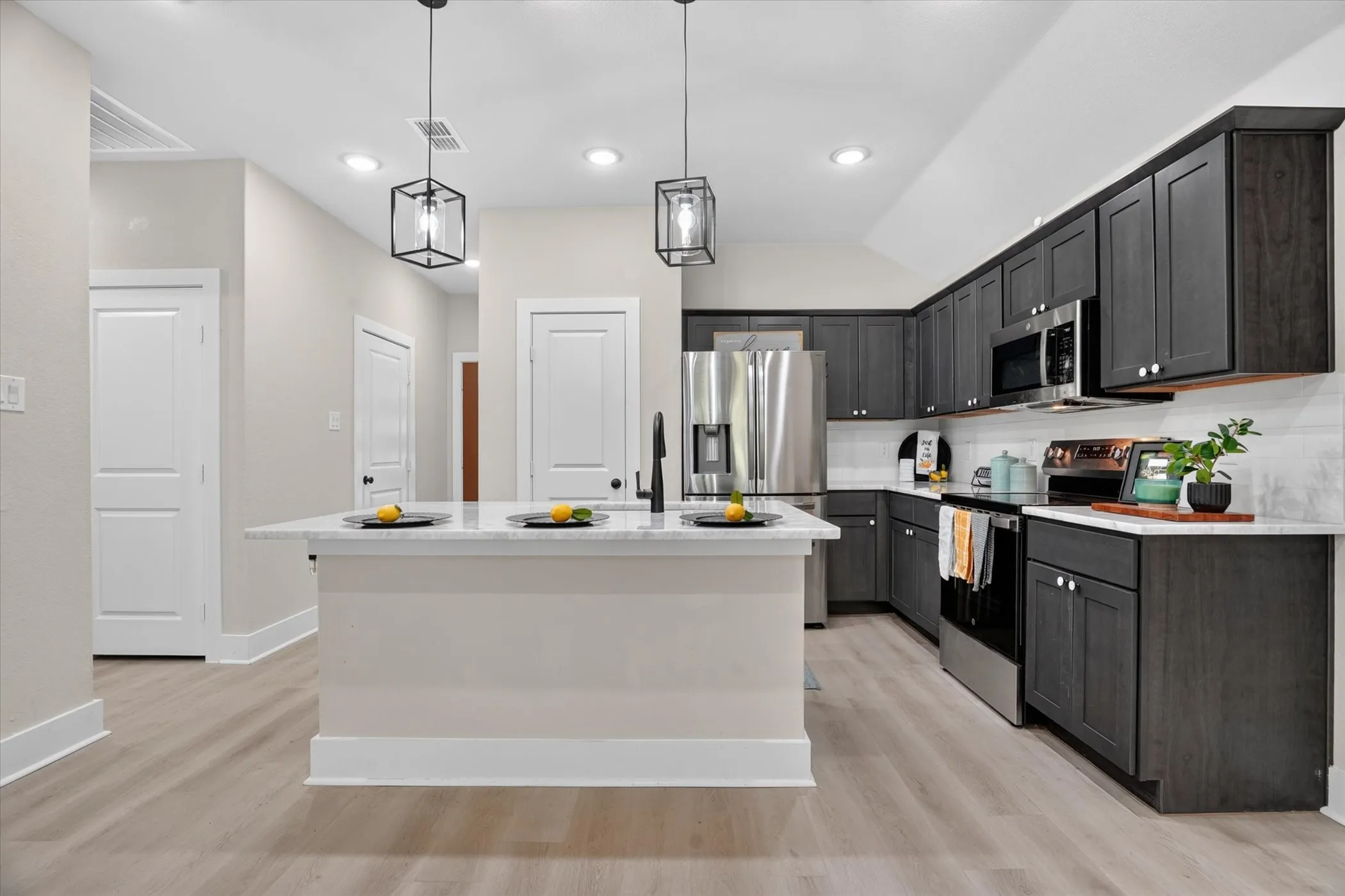 Single Family Residence For Sale in Hood County , 461 Peace Lily Way, Tolar, Texas 76476, 3 Bedroom, 2 Bathroom, 2 Garage spaces, 1,233 Sqft, built in 2025, mls#21368715, Real Estate Agent in Tolar, Homes For Sale in Hood county, Homes For Sale in Tolar, Realtor in Tolar Texas, Real Estate Brokerage Independent Realty Texas, Luminita Cordes Realtor