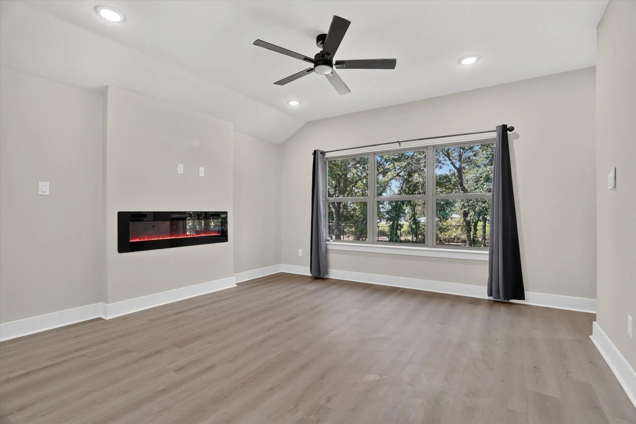Single Family Residence For Sale in Hood County , 461 Peace Lily Way, Tolar, Texas 76476, 3 Bedroom, 2 Bathroom, 2 Garage spaces, 1,233 Sqft, built in 2025, mls#21368715, Real Estate Agent in Tolar, Homes For Sale in Hood county, Homes For Sale in Tolar, Realtor in Tolar Texas, Real Estate Brokerage Independent Realty Texas, Luminita Cordes Realtor