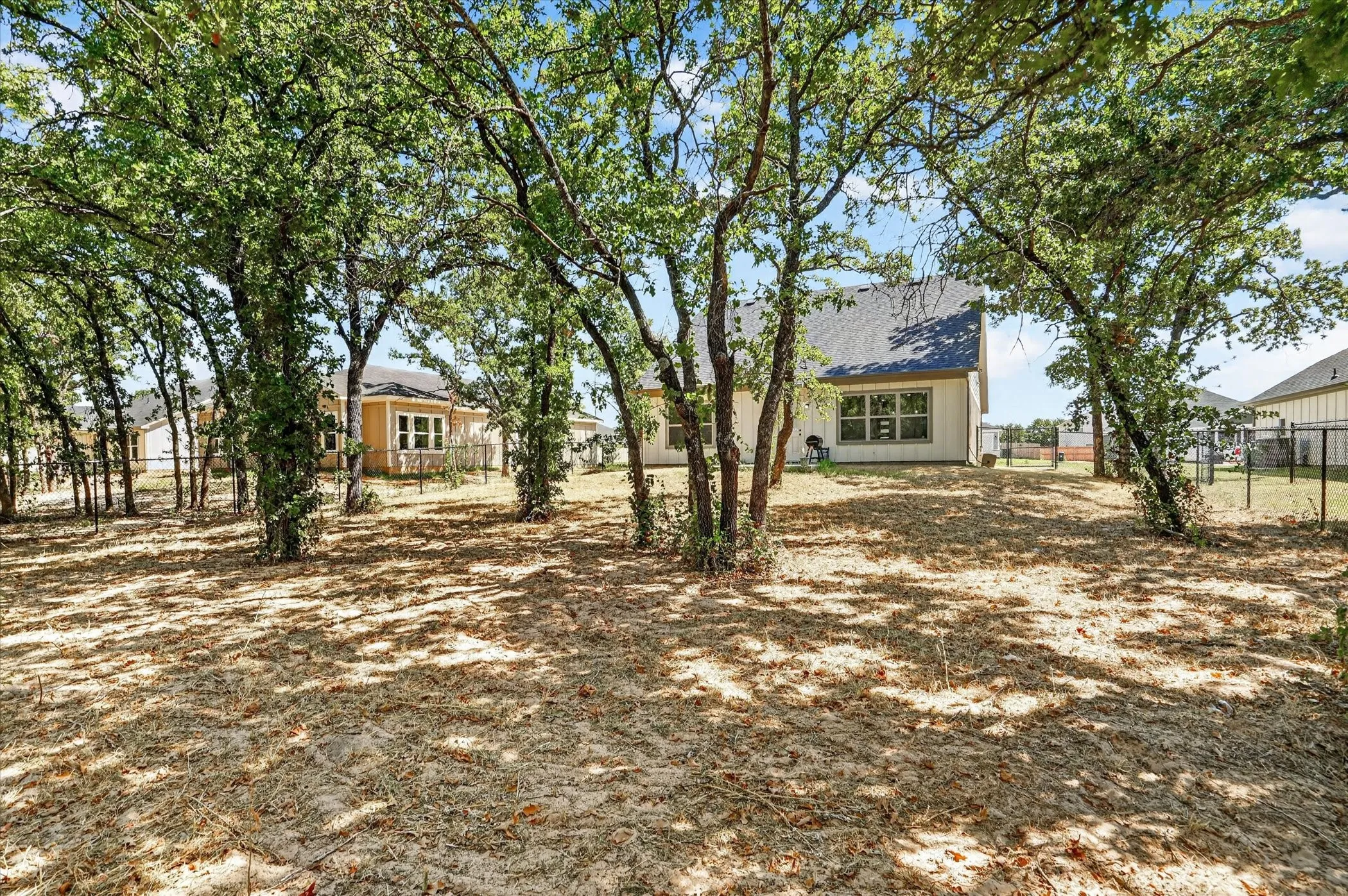 Single Family Residence For Sale in Hood County , 461 Peace Lily Way, Tolar, Texas 76476, 3 Bedroom, 2 Bathroom, 2 Garage spaces, 1,233 Sqft, built in 2025, mls#21368715, Real Estate Agent in Tolar, Homes For Sale in Hood county, Homes For Sale in Tolar, Realtor in Tolar Texas, Real Estate Brokerage Independent Realty Texas, Luminita Cordes Realtor