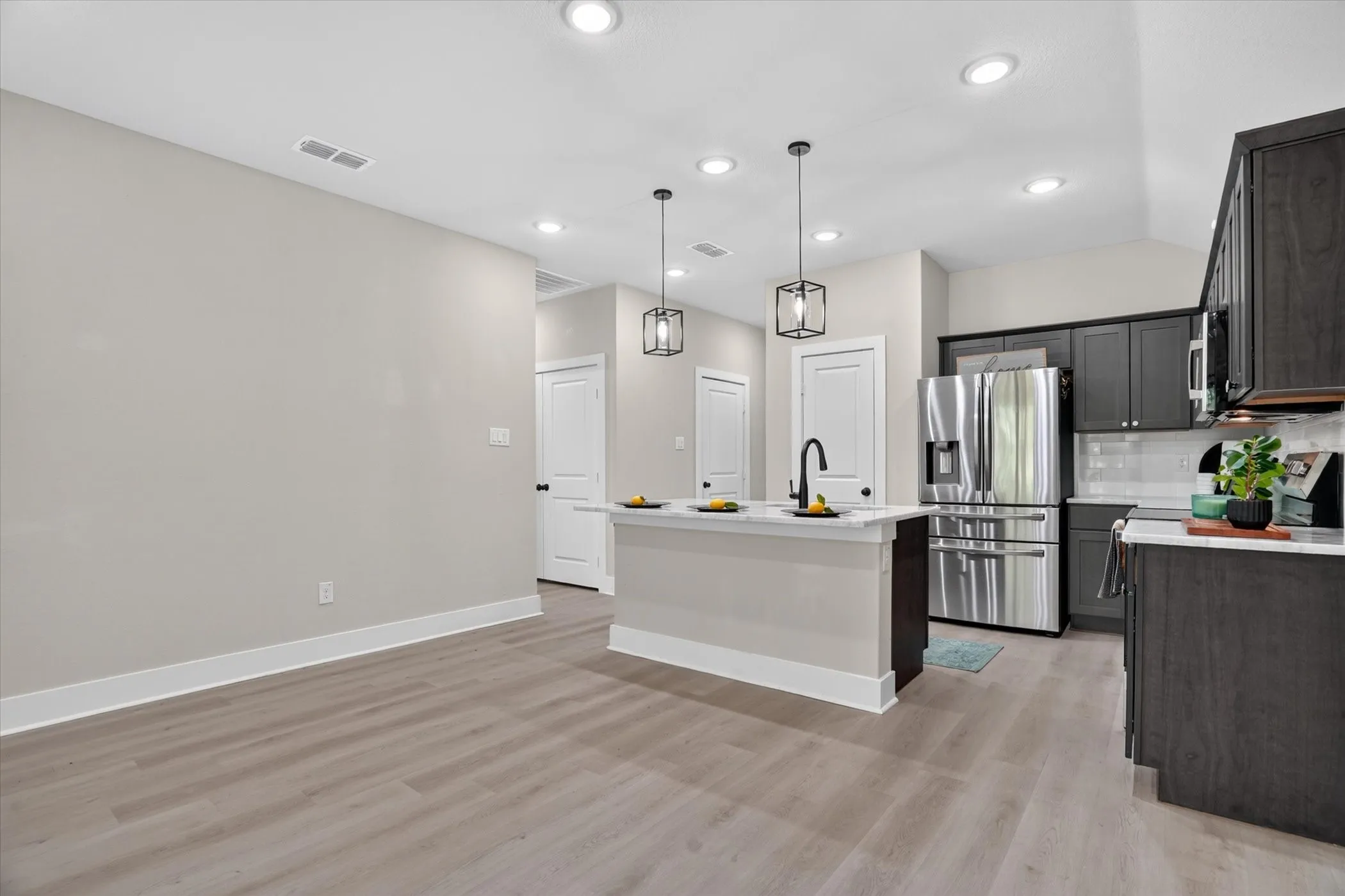 Single Family Residence For Sale in Hood County , 461 Peace Lily Way, Tolar, Texas 76476, 3 Bedroom, 2 Bathroom, 2 Garage spaces, 1,233 Sqft, built in 2025, mls#21368715, Real Estate Agent in Tolar, Homes For Sale in Hood county, Homes For Sale in Tolar, Realtor in Tolar Texas, Real Estate Brokerage Independent Realty Texas, Luminita Cordes Realtor