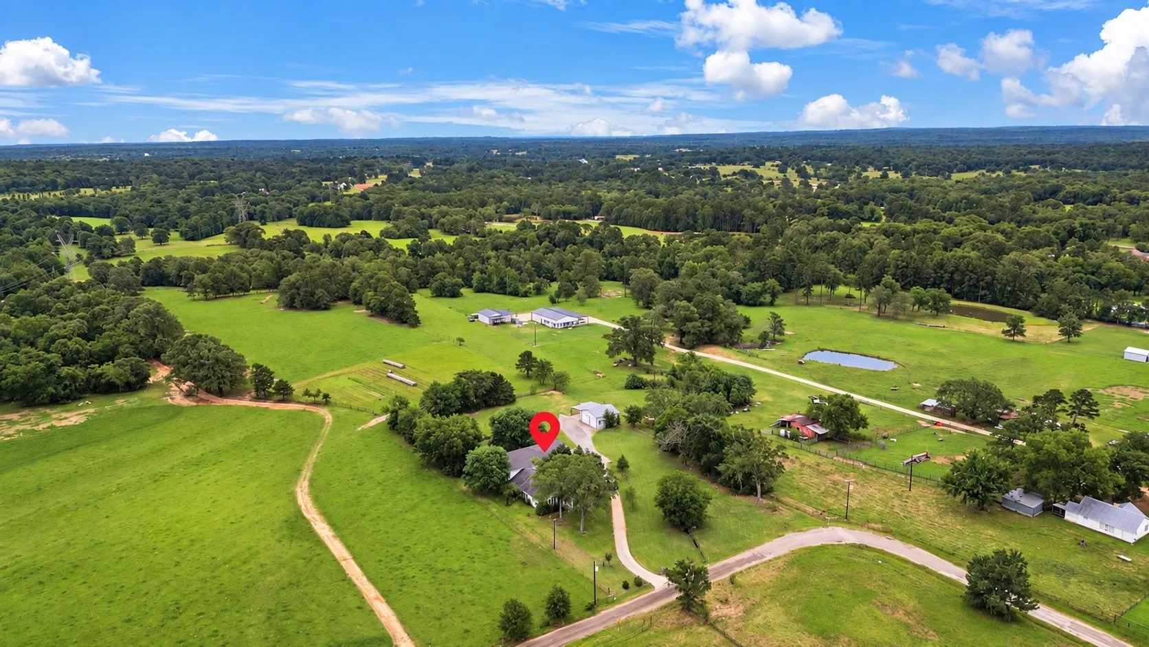 Single Family Residence For Sale in Smith County , 20272 County Road 4126, Lindale, Texas 75771, 5 Bedroom, 4 Bathroom, 2 Garage spaces, 4,125 Sqft, built in 1925, mls#21369182, Real Estate Agent in Lindale, Homes For Sale in Smith county, Homes For Sale in Lindale, Realtor in Lindale Texas, Real Estate Brokerage Independent Realty Texas, Luminita Cordes Realtor