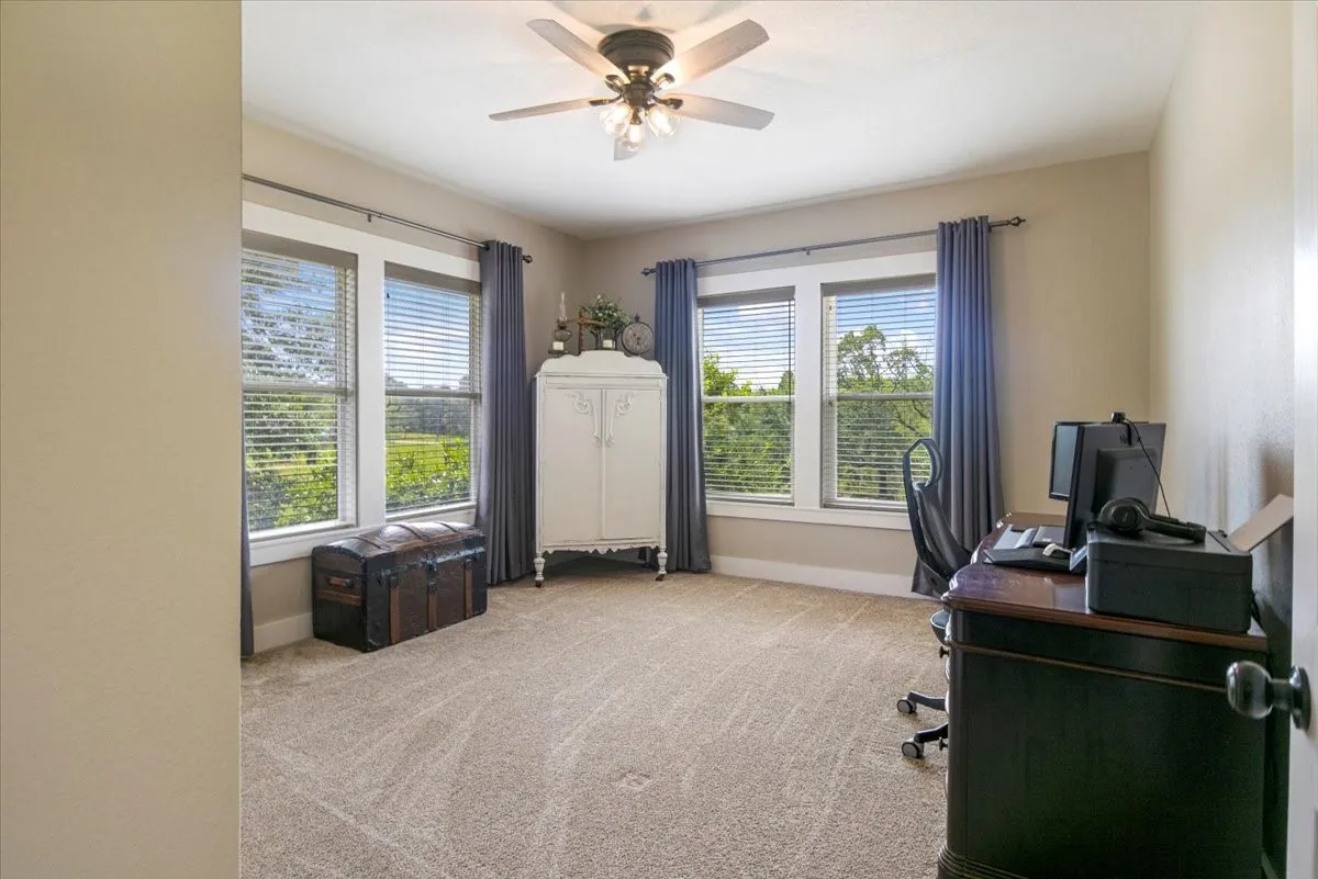 Single Family Residence For Sale in Smith County , 20272 County Road 4126, Lindale, Texas 75771, 5 Bedroom, 4 Bathroom, 2 Garage spaces, 4,125 Sqft, built in 1925, mls#21369182, Real Estate Agent in Lindale, Homes For Sale in Smith county, Homes For Sale in Lindale, Realtor in Lindale Texas, Real Estate Brokerage Independent Realty Texas, Luminita Cordes Realtor