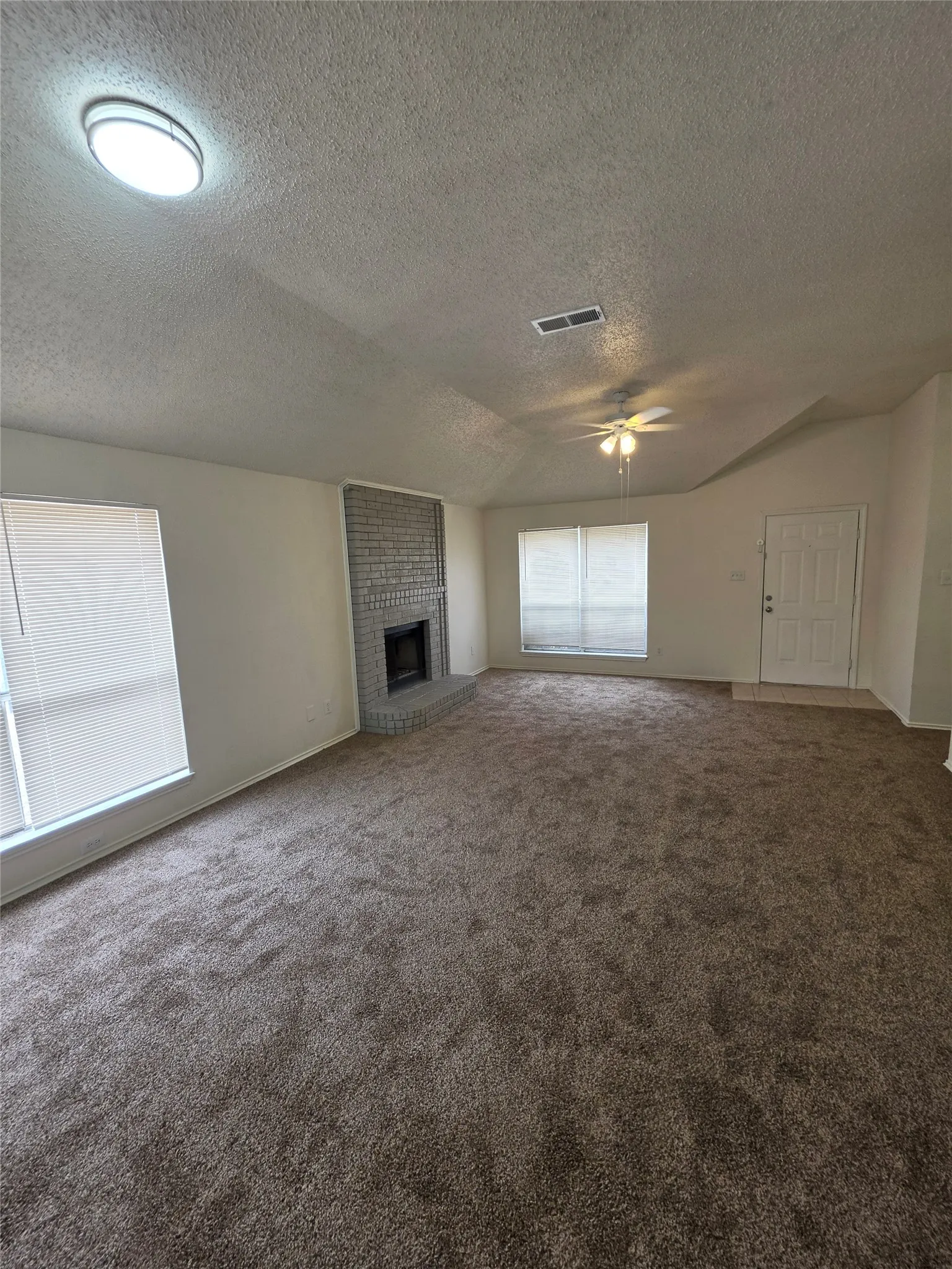 Single Family Residence For Rent in Dallas County , 1105 Rosewood Lane, Lancaster, Texas 75146, 3 Bedroom, 2 Bathroom, 2 Garage spaces, 1,402 Sqft, built in 1989, mls#21369188, Real Estate Agent in Lancaster, Homes For Rent in Dallas county, Homes For Rent in Lancaster, Realtor in Lancaster Texas, Real Estate Brokerage Independent Realty Texas, Luminita Cordes Realtor