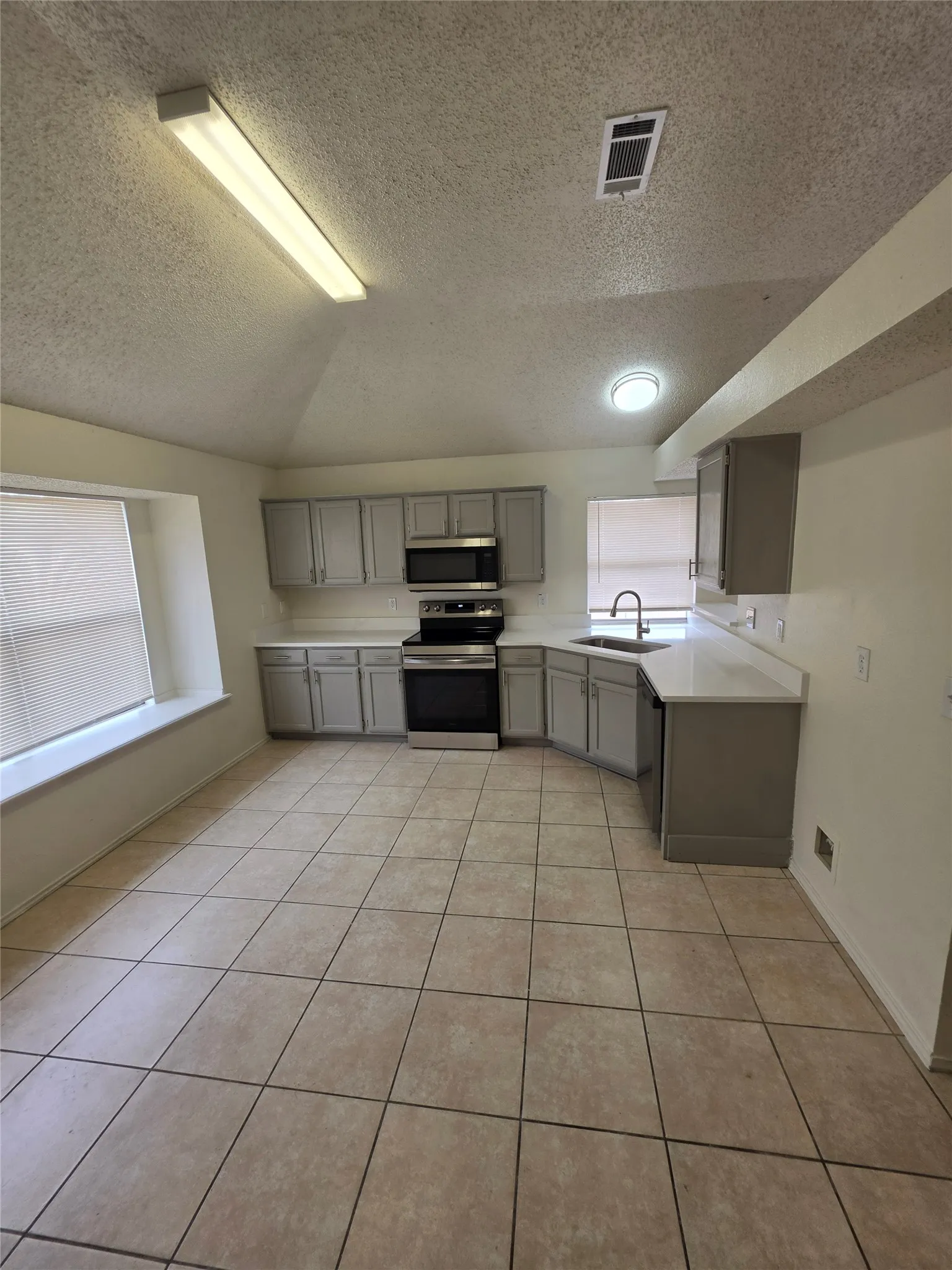 Single Family Residence For Rent in Dallas County , 1105 Rosewood Lane, Lancaster, Texas 75146, 3 Bedroom, 2 Bathroom, 2 Garage spaces, 1,402 Sqft, built in 1989, mls#21369188, Real Estate Agent in Lancaster, Homes For Rent in Dallas county, Homes For Rent in Lancaster, Realtor in Lancaster Texas, Real Estate Brokerage Independent Realty Texas, Luminita Cordes Realtor