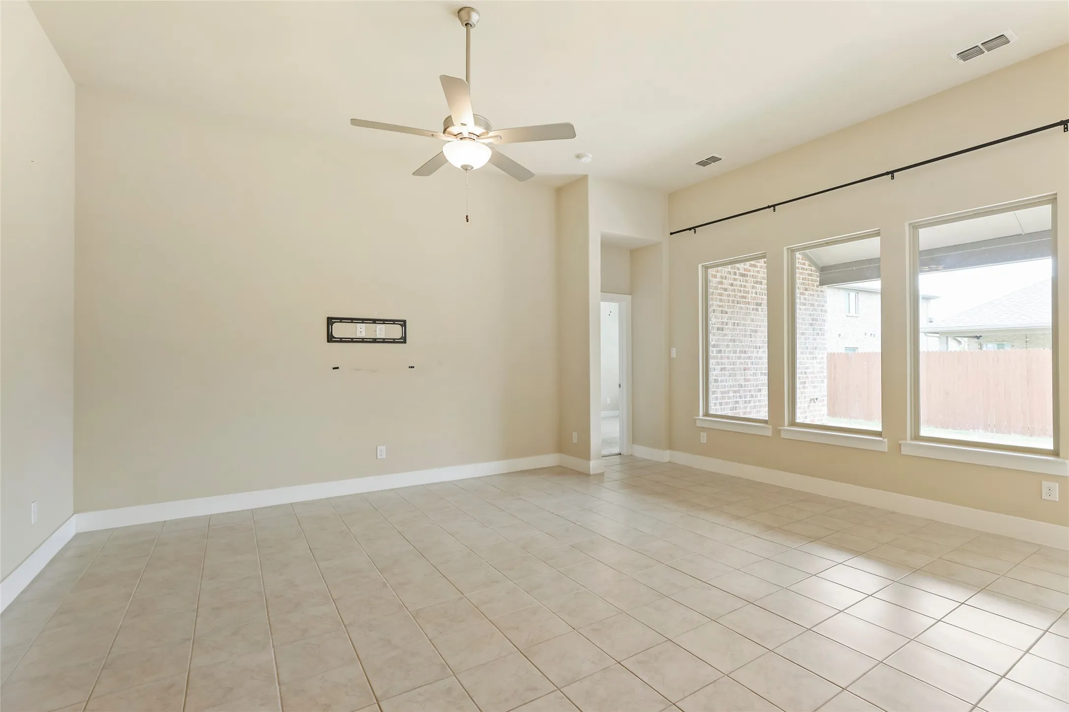 Single Family Residence For Sale in Kaufman County , 1865 Arbor Drive, Forney, Texas 75126, 3 Bedroom, 2 Bathroom, Garage spaces, 2,096 Sqft, built in 2020, mls#21368208, Real Estate Agent in Forney, Homes For Sale in Kaufman county, Homes For Sale in Forney, Realtor in Forney Texas, Real Estate Brokerage Independent Realty Texas, Luminita Cordes Realtor