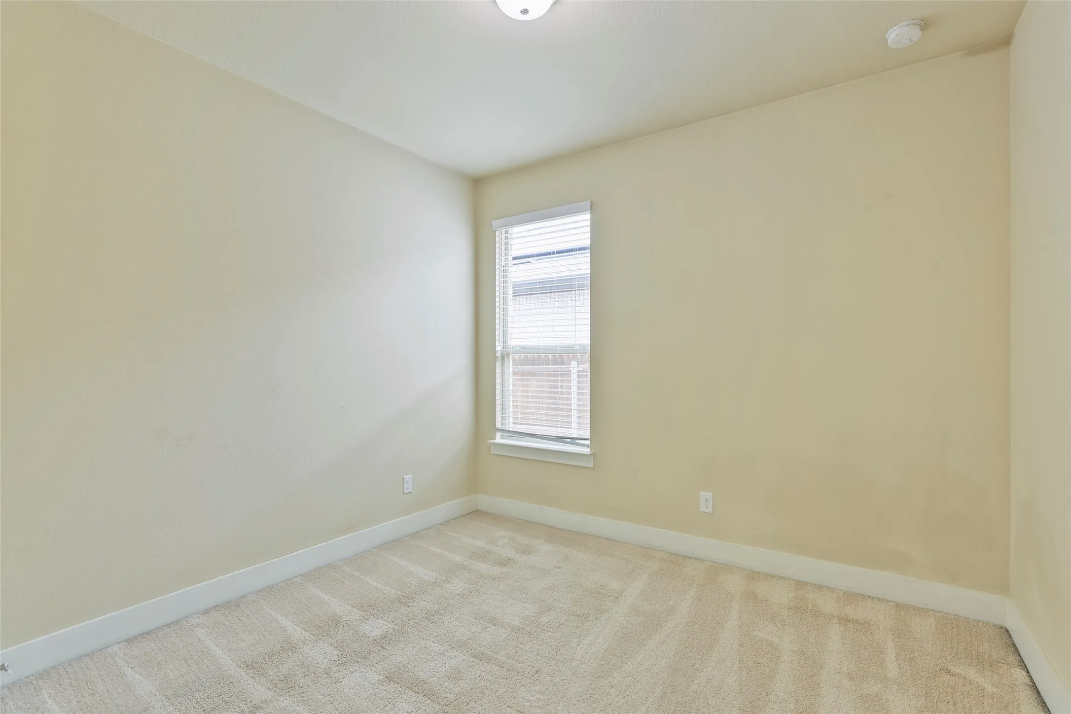Single Family Residence For Sale in Kaufman County , 1865 Arbor Drive, Forney, Texas 75126, 3 Bedroom, 2 Bathroom, Garage spaces, 2,096 Sqft, built in 2020, mls#21368208, Real Estate Agent in Forney, Homes For Sale in Kaufman county, Homes For Sale in Forney, Realtor in Forney Texas, Real Estate Brokerage Independent Realty Texas, Luminita Cordes Realtor