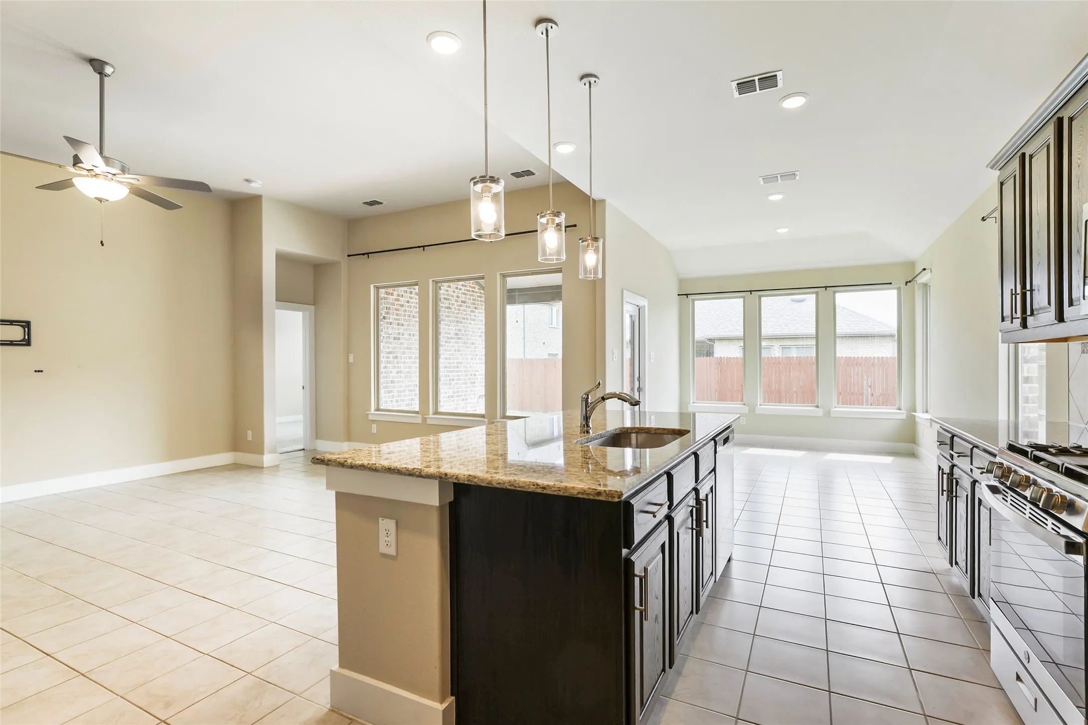 Single Family Residence For Sale in Kaufman County , 1865 Arbor Drive, Forney, Texas 75126, 3 Bedroom, 2 Bathroom, Garage spaces, 2,096 Sqft, built in 2020, mls#21368208, Real Estate Agent in Forney, Homes For Sale in Kaufman county, Homes For Sale in Forney, Realtor in Forney Texas, Real Estate Brokerage Independent Realty Texas, Luminita Cordes Realtor