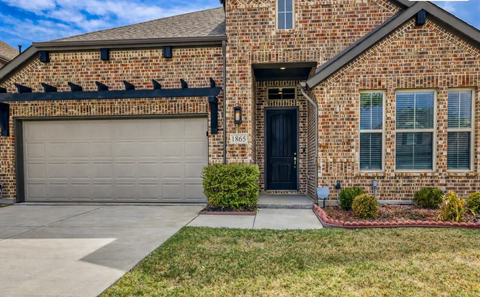 Single Family Residence For Sale in Kaufman County , 1865 Arbor Drive, Forney, Texas 75126, 3 Bedroom, 2 Bathroom, Garage spaces, 2,096 Sqft, built in 2020, mls#21368208, Real Estate Agent in Forney, Homes For Sale in Kaufman county, Homes For Sale in Forney, Realtor in Forney Texas, Real Estate Brokerage Independent Realty Texas, Luminita Cordes Realtor