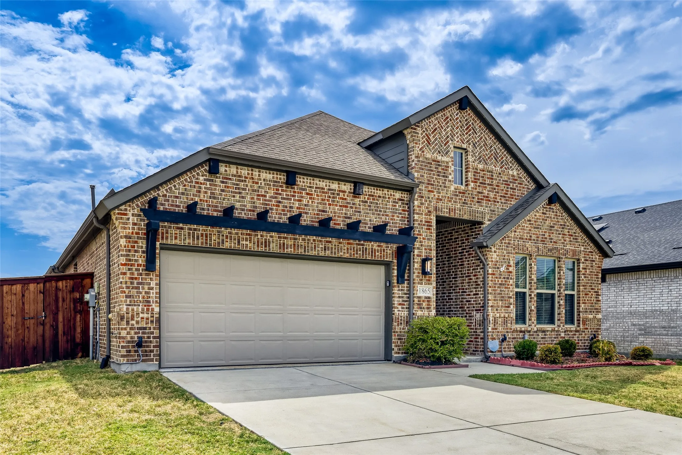 Single Family Residence For Sale in Kaufman County , 1865 Arbor Drive, Forney, Texas 75126, 3 Bedroom, 2 Bathroom, Garage spaces, 2,096 Sqft, built in 2020, mls#21368208, Real Estate Agent in Forney, Homes For Sale in Kaufman county, Homes For Sale in Forney, Realtor in Forney Texas, Real Estate Brokerage Independent Realty Texas, Luminita Cordes Realtor