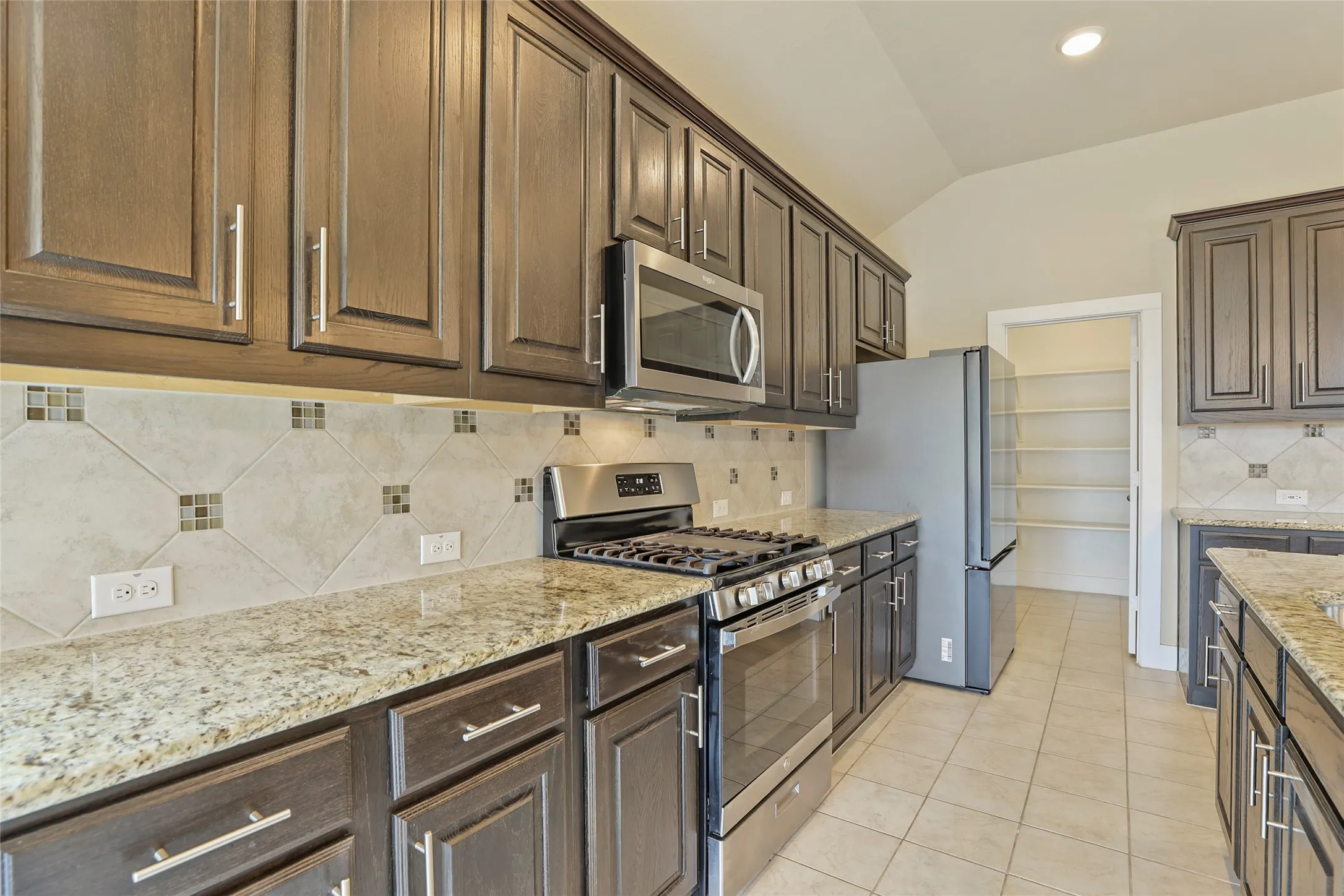 Single Family Residence For Sale in Kaufman County , 1865 Arbor Drive, Forney, Texas 75126, 3 Bedroom, 2 Bathroom, Garage spaces, 2,096 Sqft, built in 2020, mls#21368208, Real Estate Agent in Forney, Homes For Sale in Kaufman county, Homes For Sale in Forney, Realtor in Forney Texas, Real Estate Brokerage Independent Realty Texas, Luminita Cordes Realtor